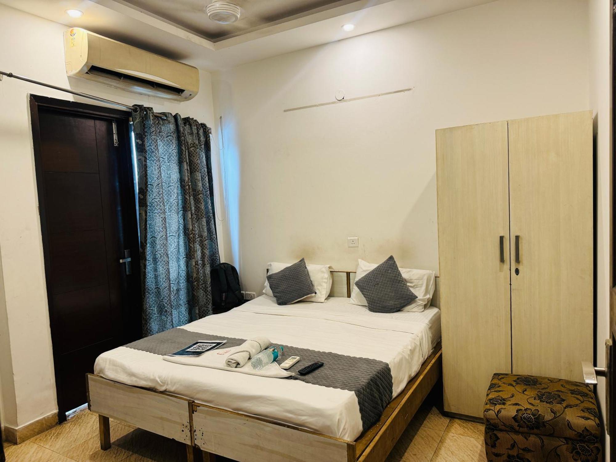 Bir In Jangpura Bed & Breakfast