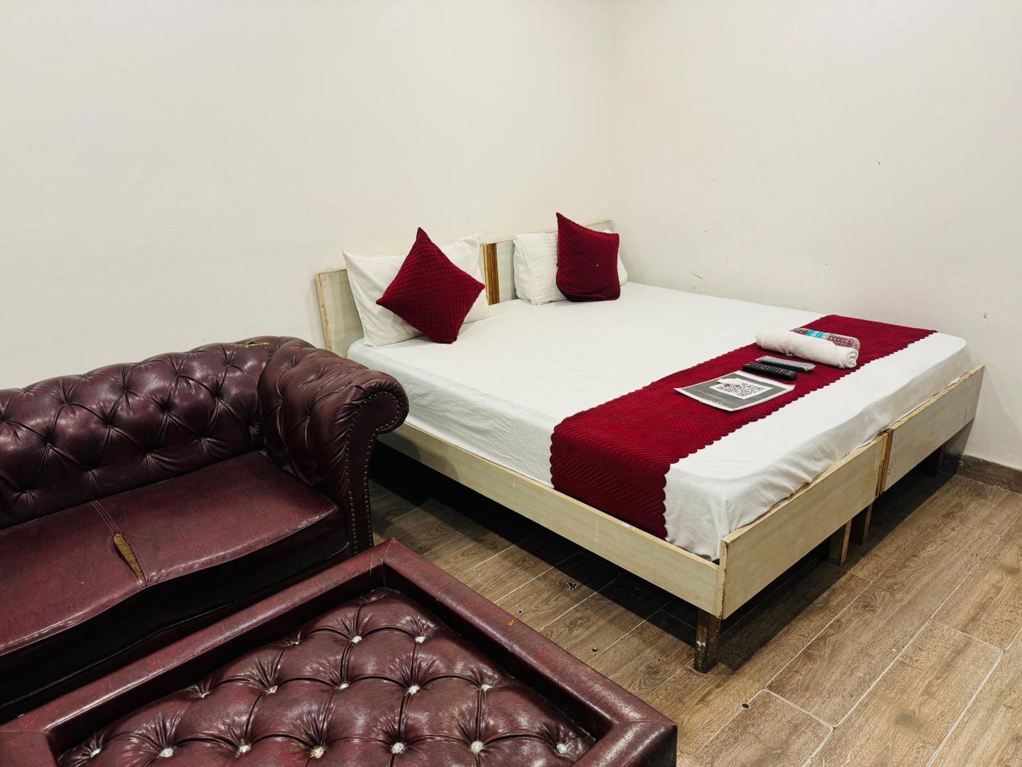 Bir In Jangpura Bed & Breakfast *