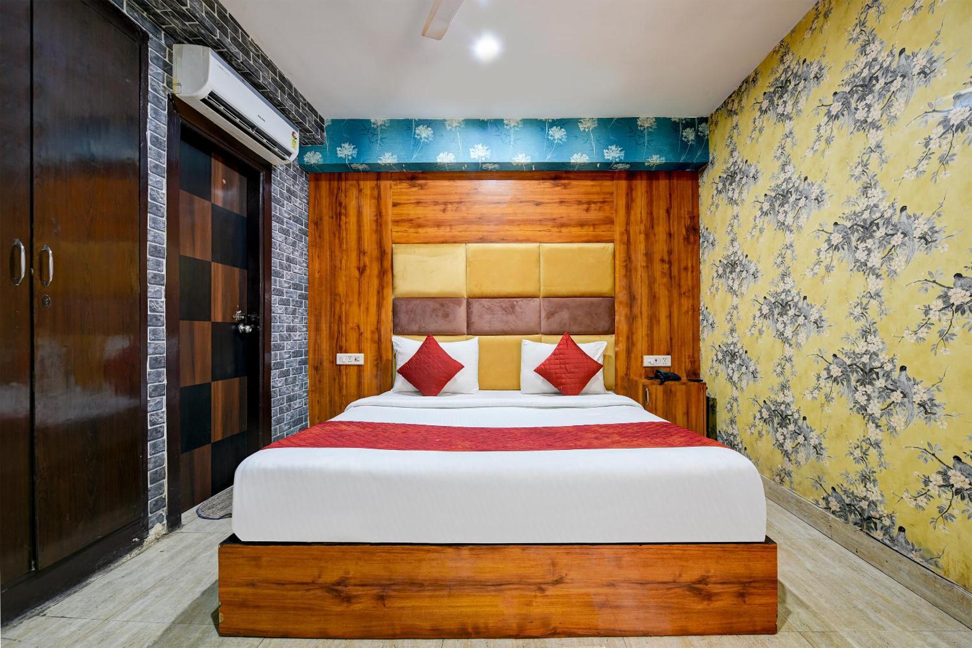 Ark Wood At Airport Hotel