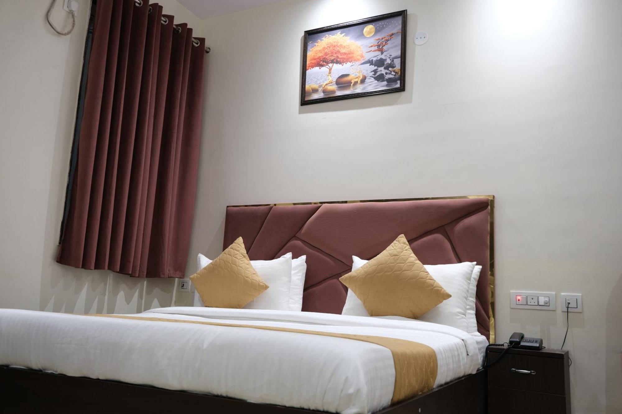 De Hocks Deluxe - Railway Station Hotel