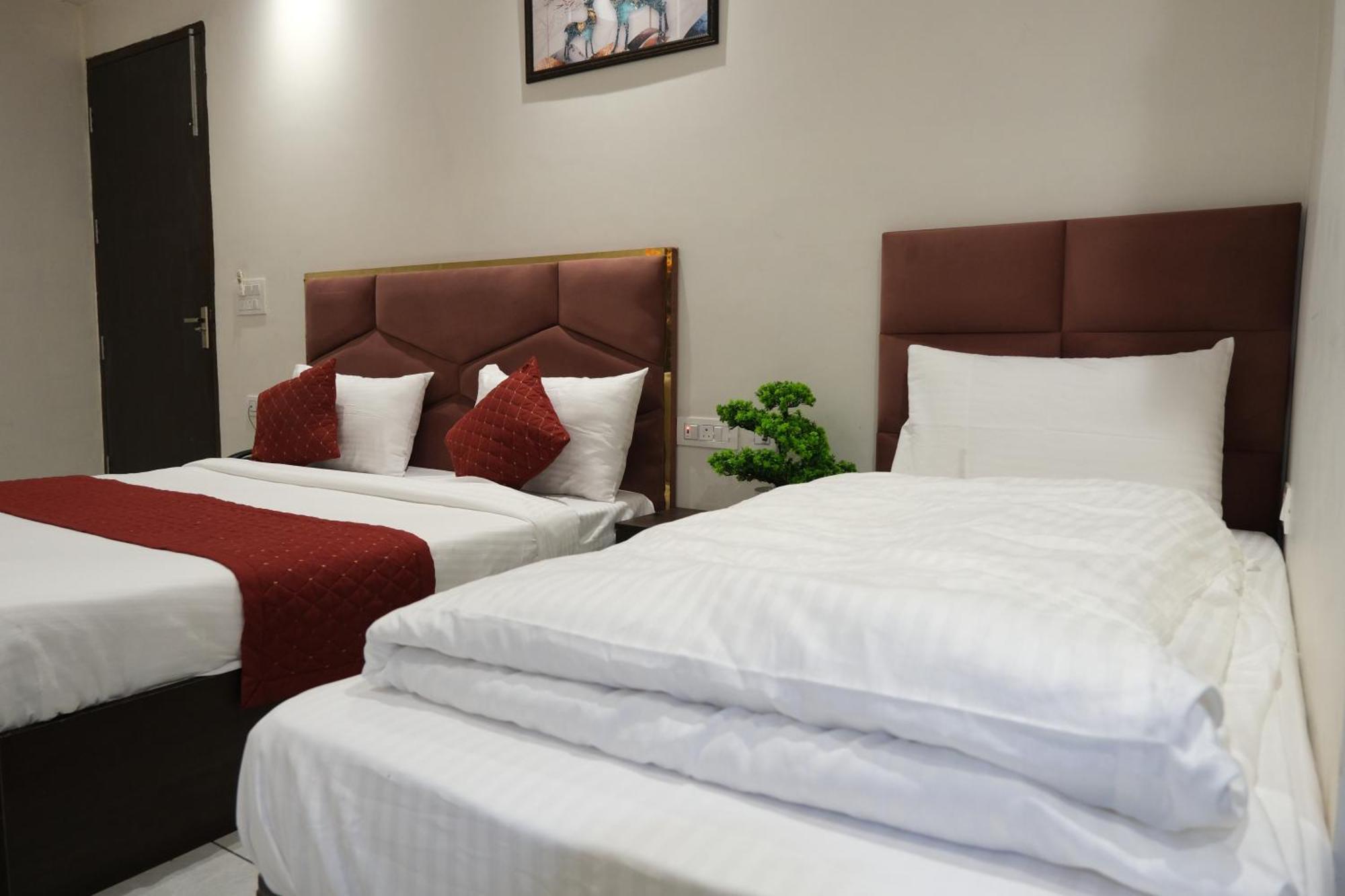 De Hocks Deluxe - Railway Station Hotel 4*