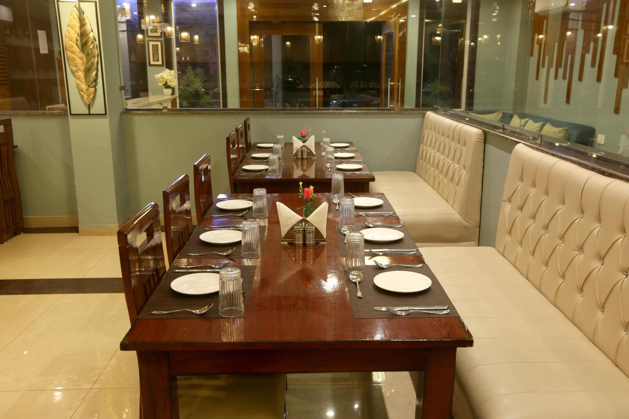 Hotel Luxury Near Igi Airport 4*