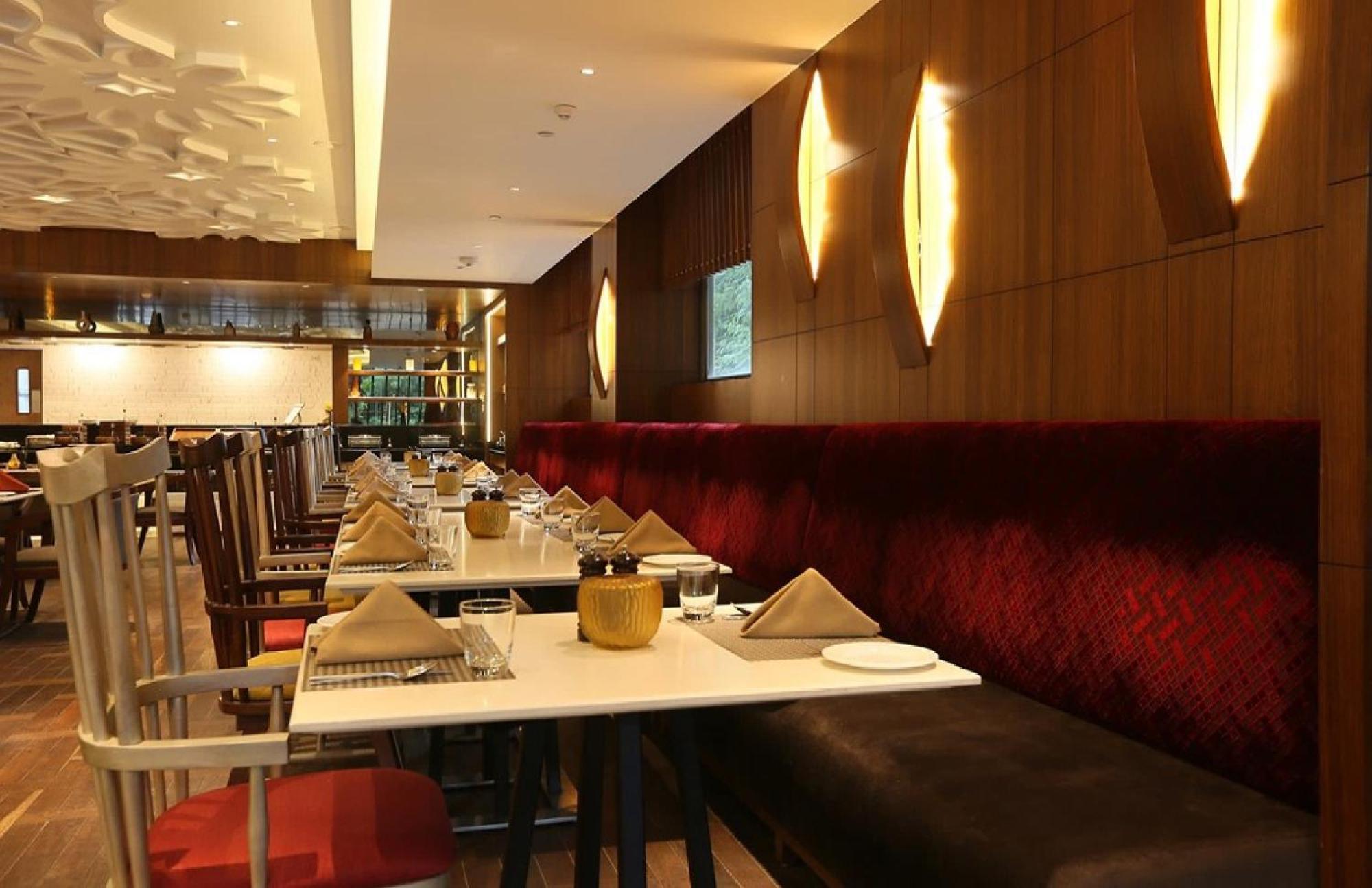 Hotel Luxury Near Igi Airport