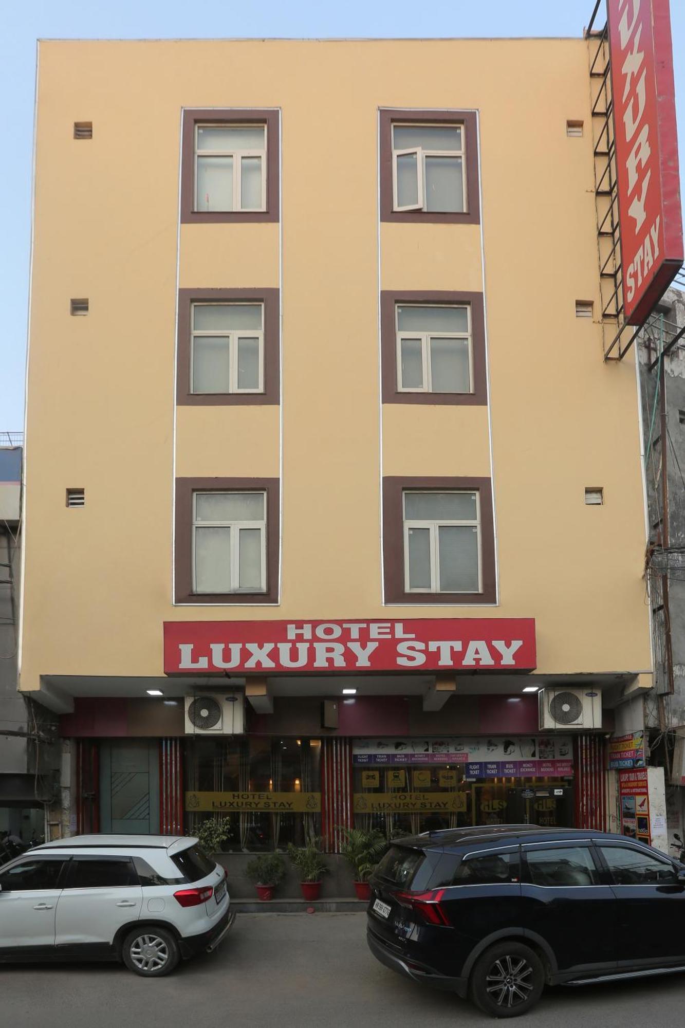 Hotel Luxury Near Igi Airport 4*