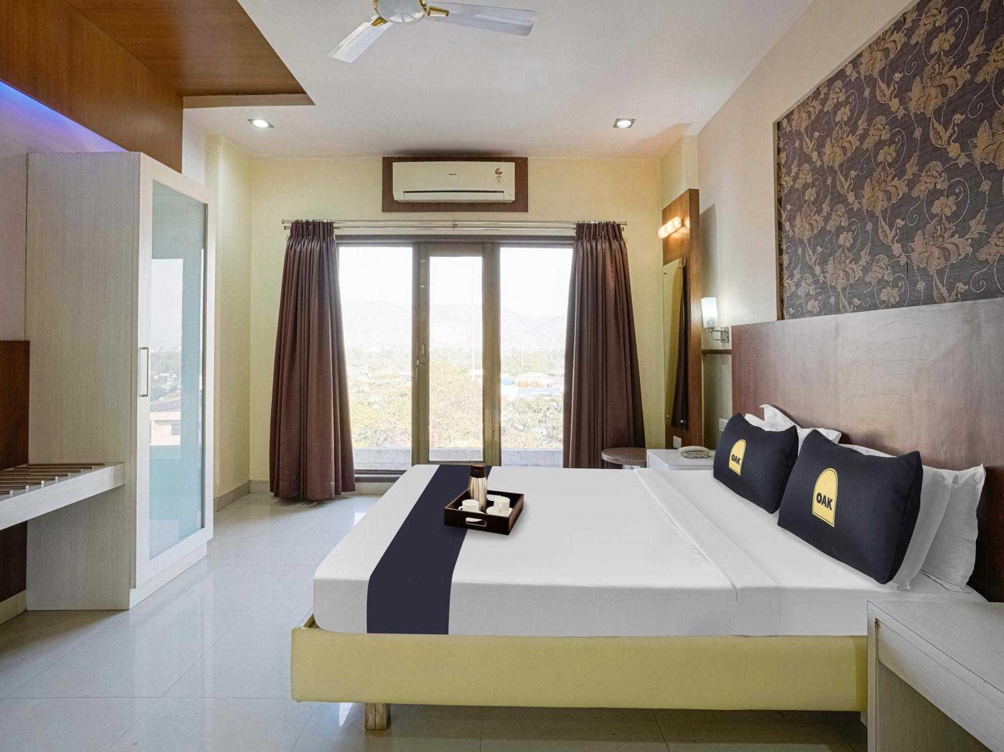 Hotel Ambs Plaza Near Igi Airport Delhi 4*