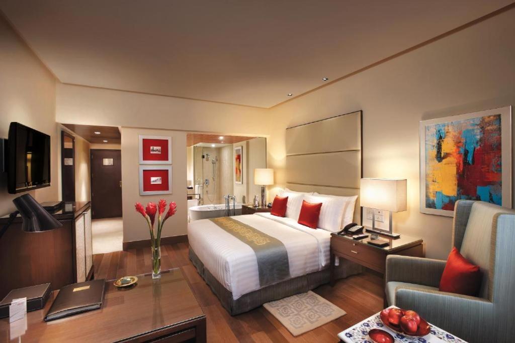 Grand Rosewood Near Delhi Airport Hotel 4*