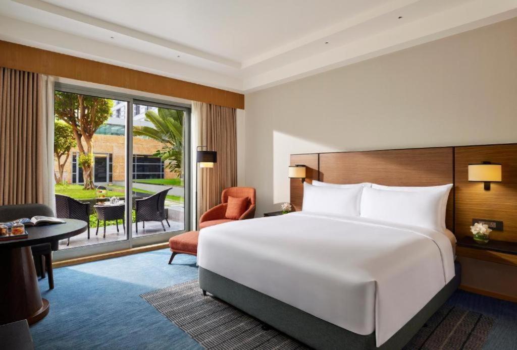 Hotel Grand Rosewood Near Delhi Airport 4*
