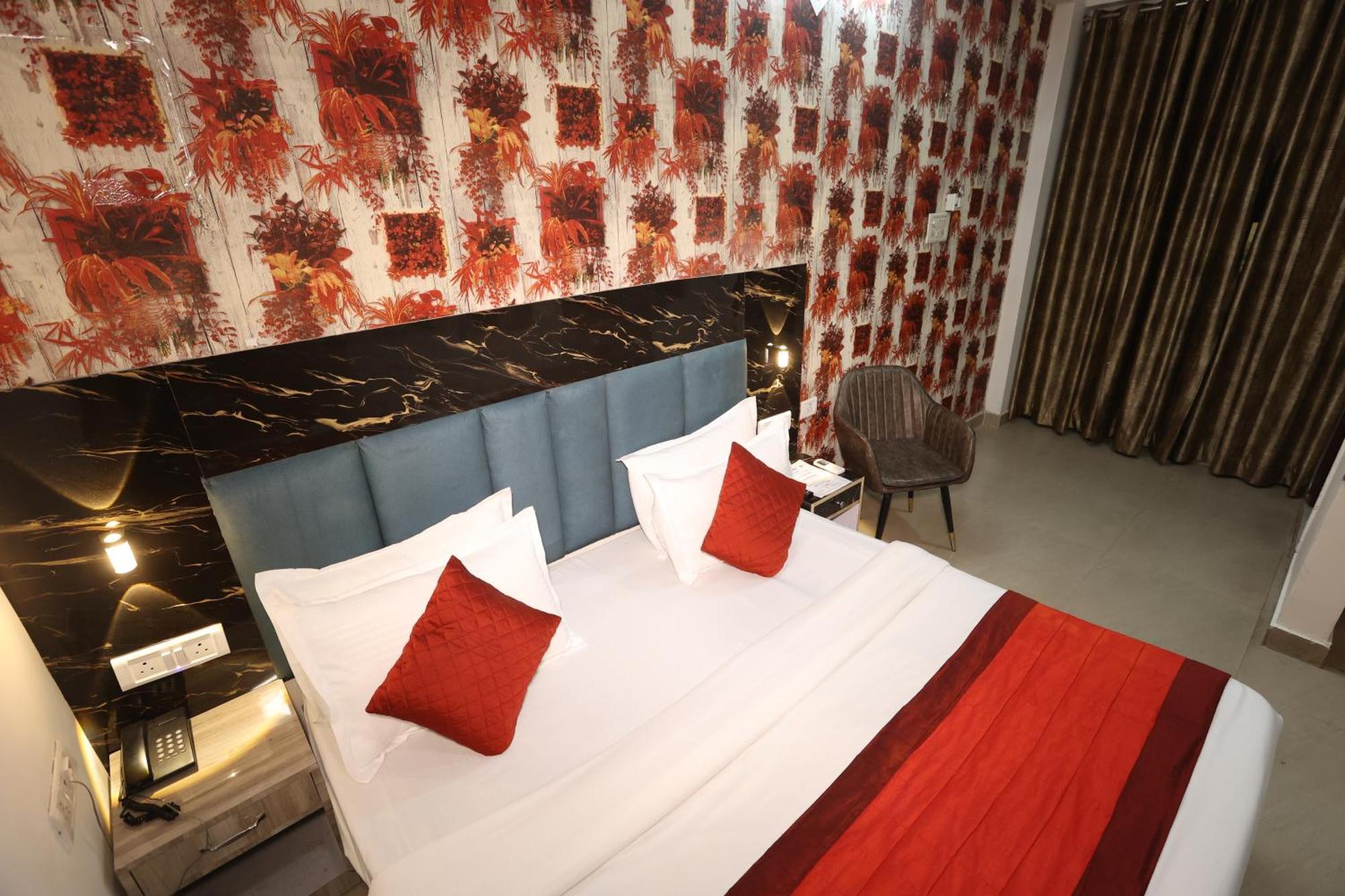 Popular Delhi Airport 3* New Delhi