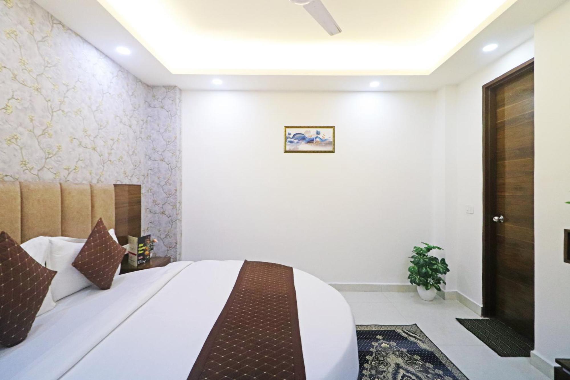 Hotel Airport Tulip Near Delhi Airport