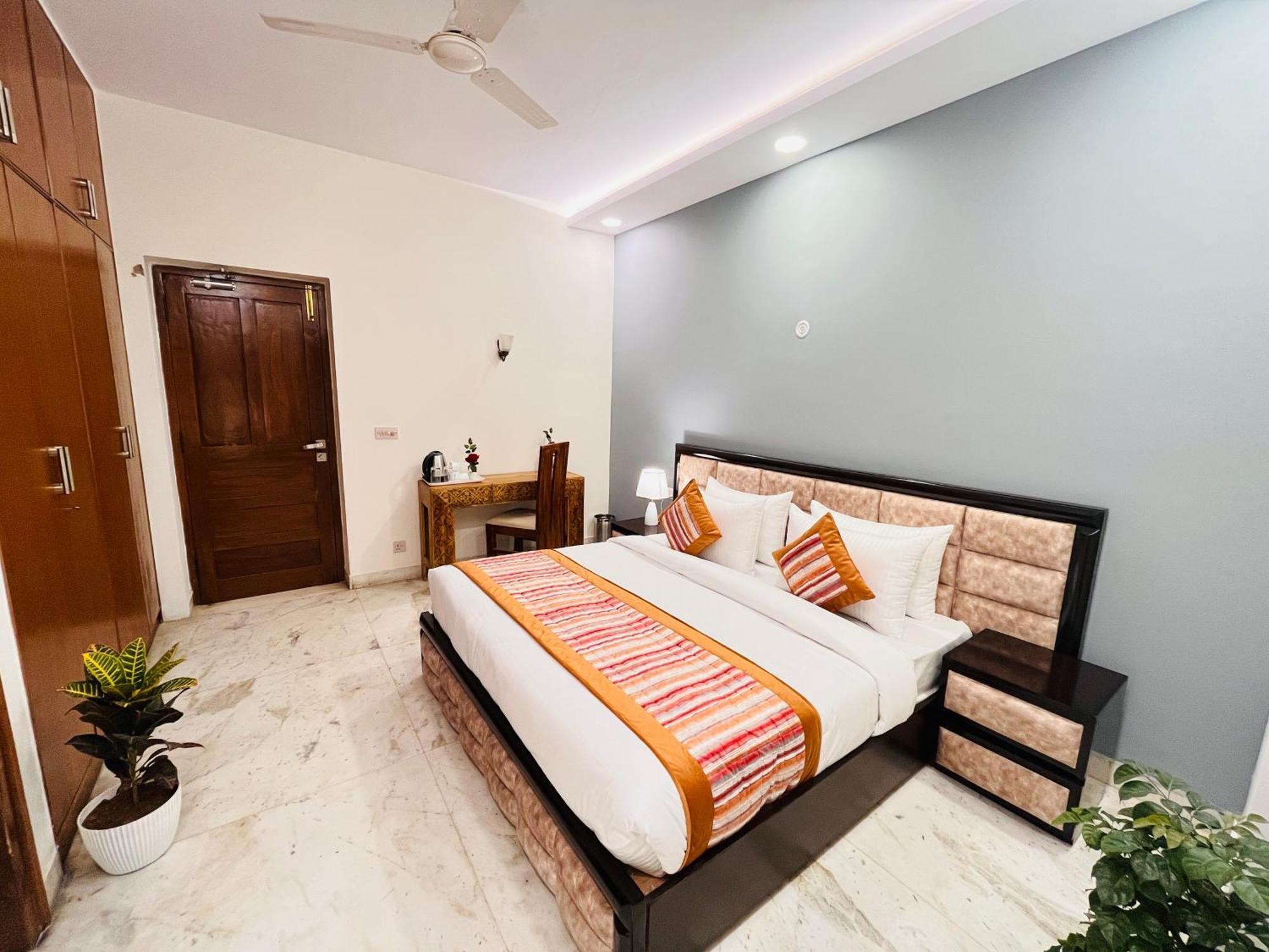 Grove Residency Hauz Khas Couple Friendly New Delhi