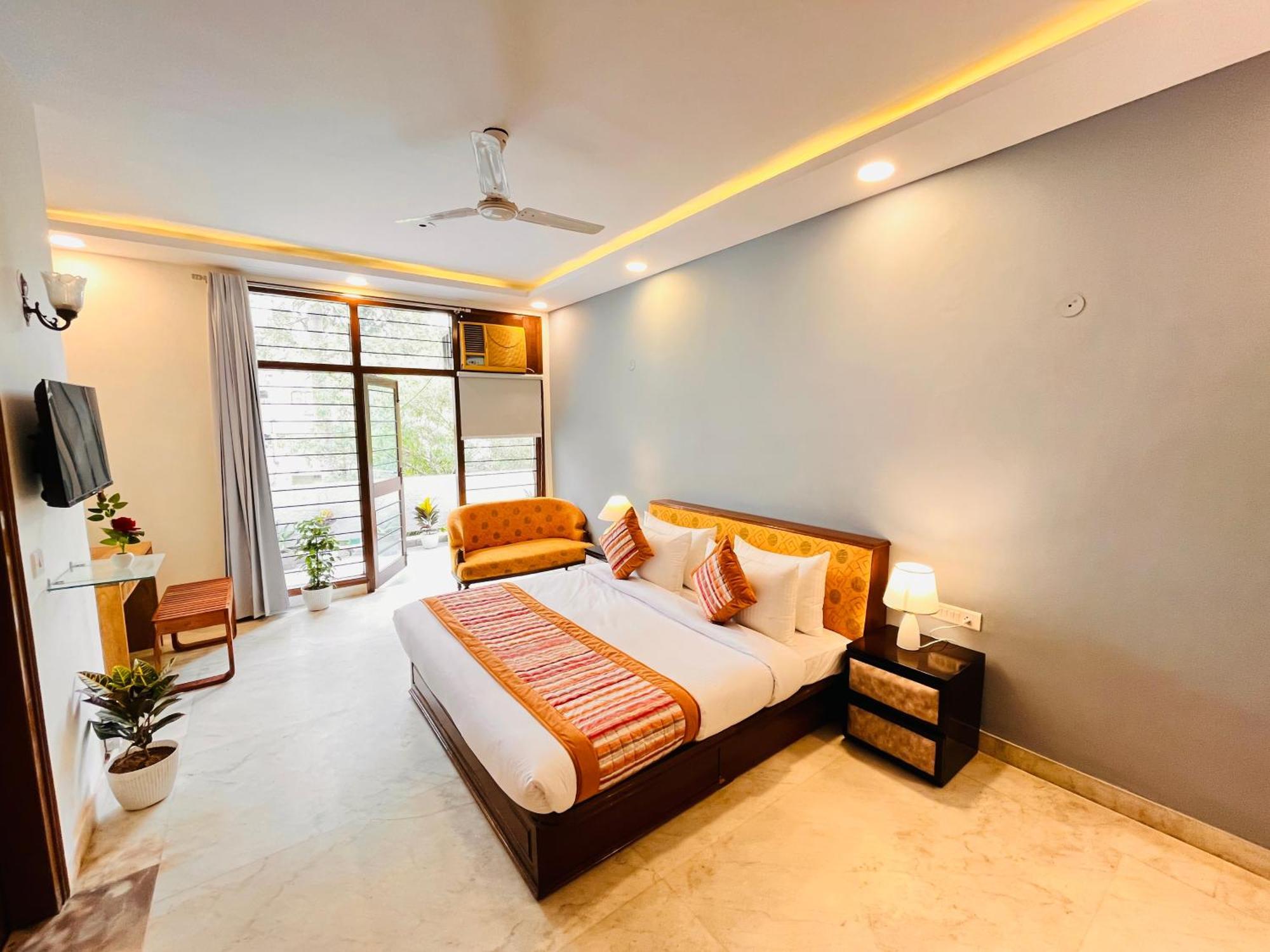 Grove Residency Hauz Khas Couple Friendly Hotel