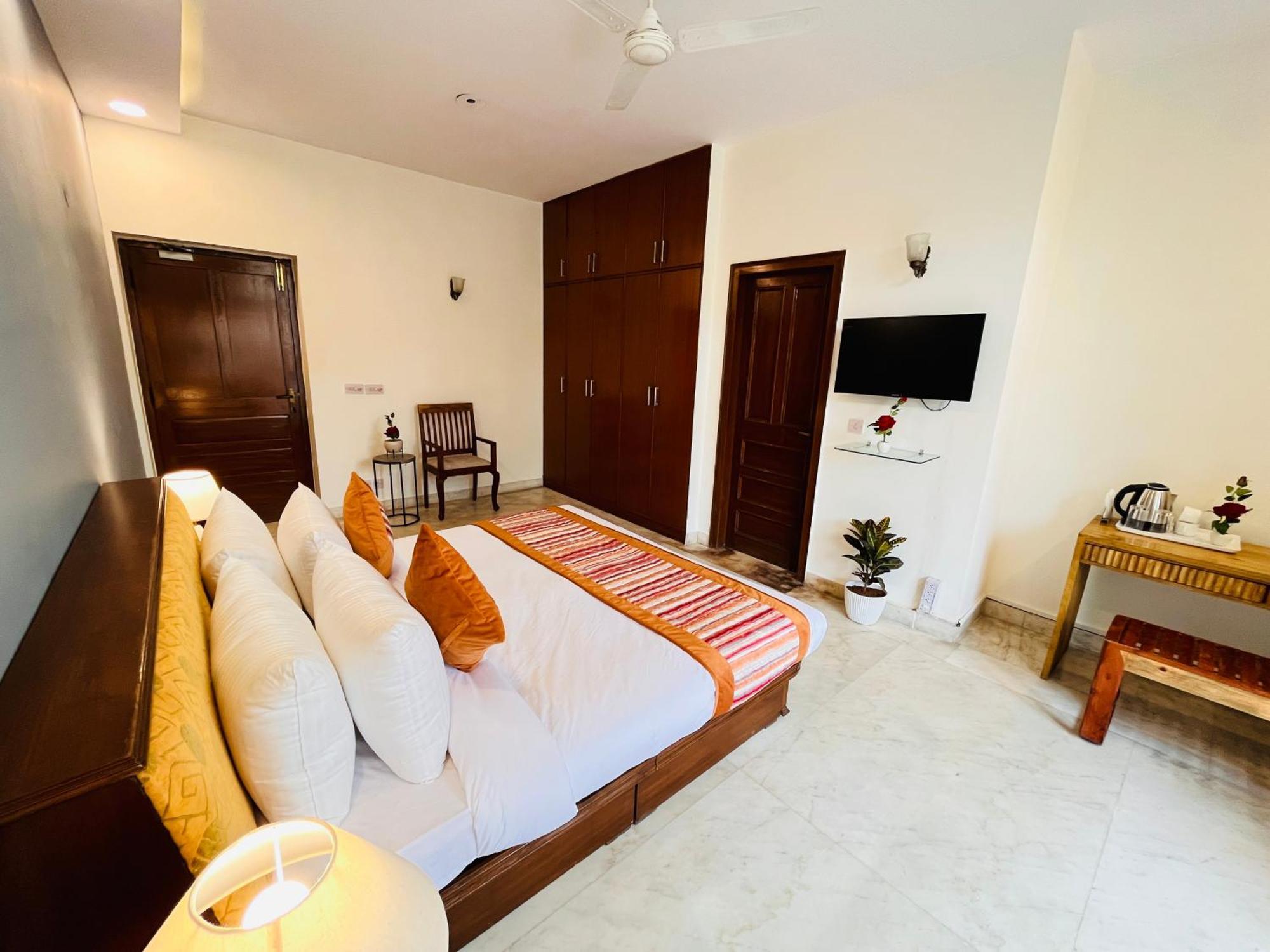 Hotel Grove Residency Hauz Khas Couple Friendly 3*