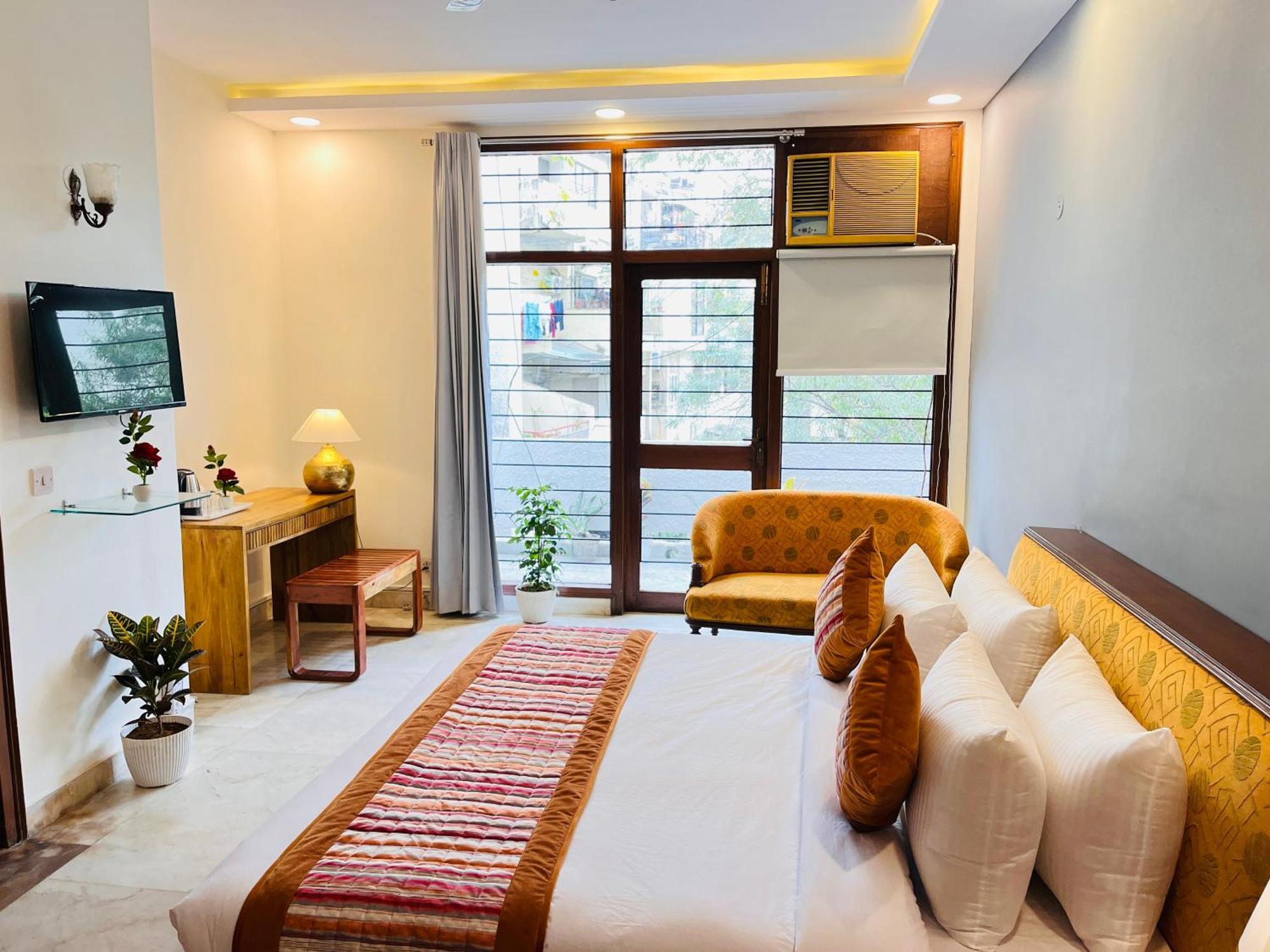 Grove Residency Hauz Khas Couple Friendly Hotel 3*