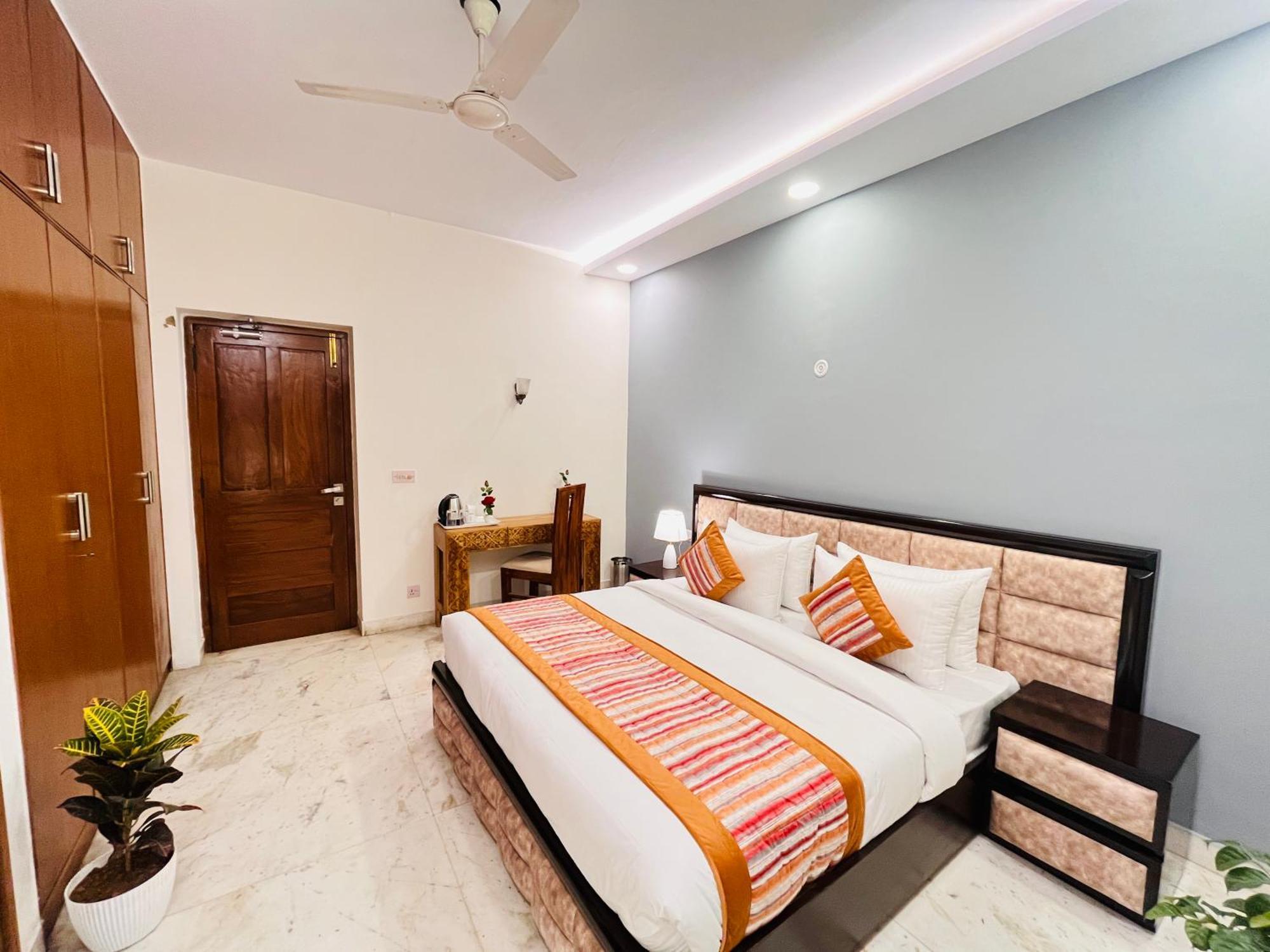 Grove Residency Hauz Khas Couple Friendly 3* New Delhi