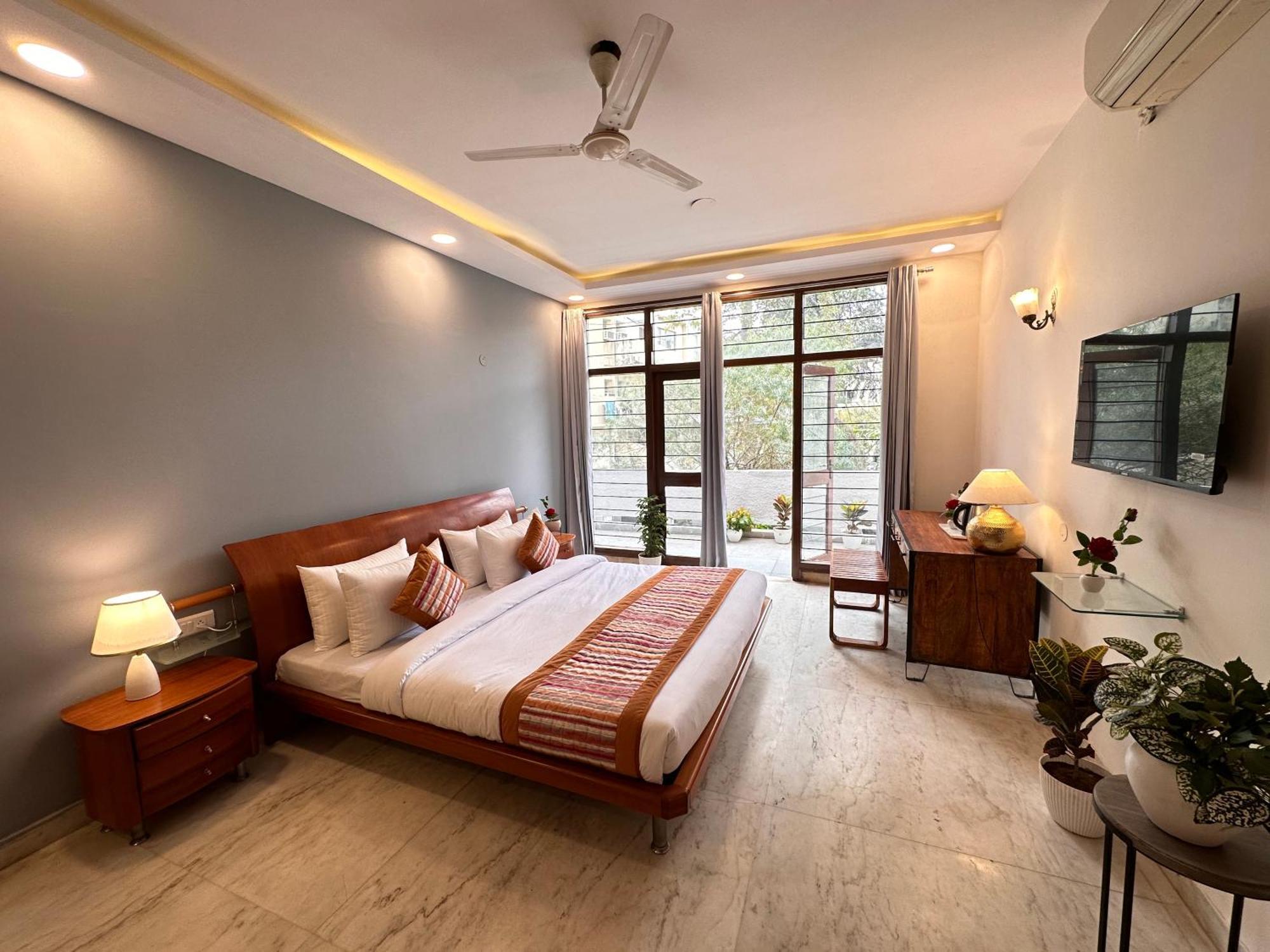 Hotel Grove Residency Hauz Khas Couple Friendly 3*
