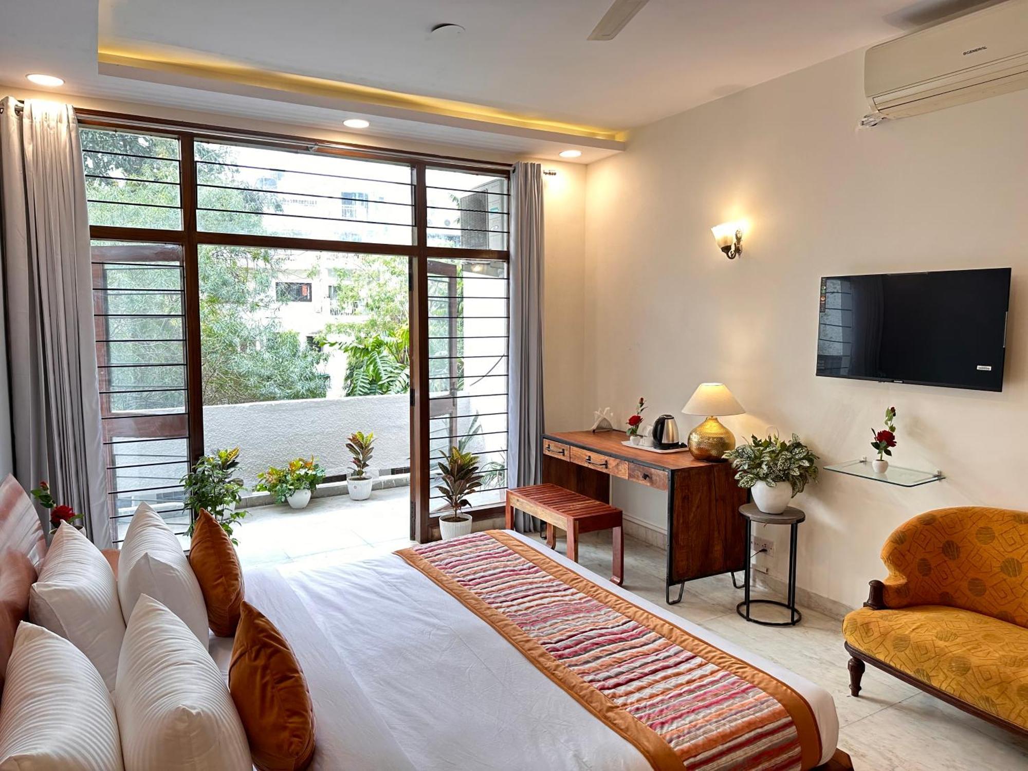 Grove Residency Hauz Khas Couple Friendly Hotel
