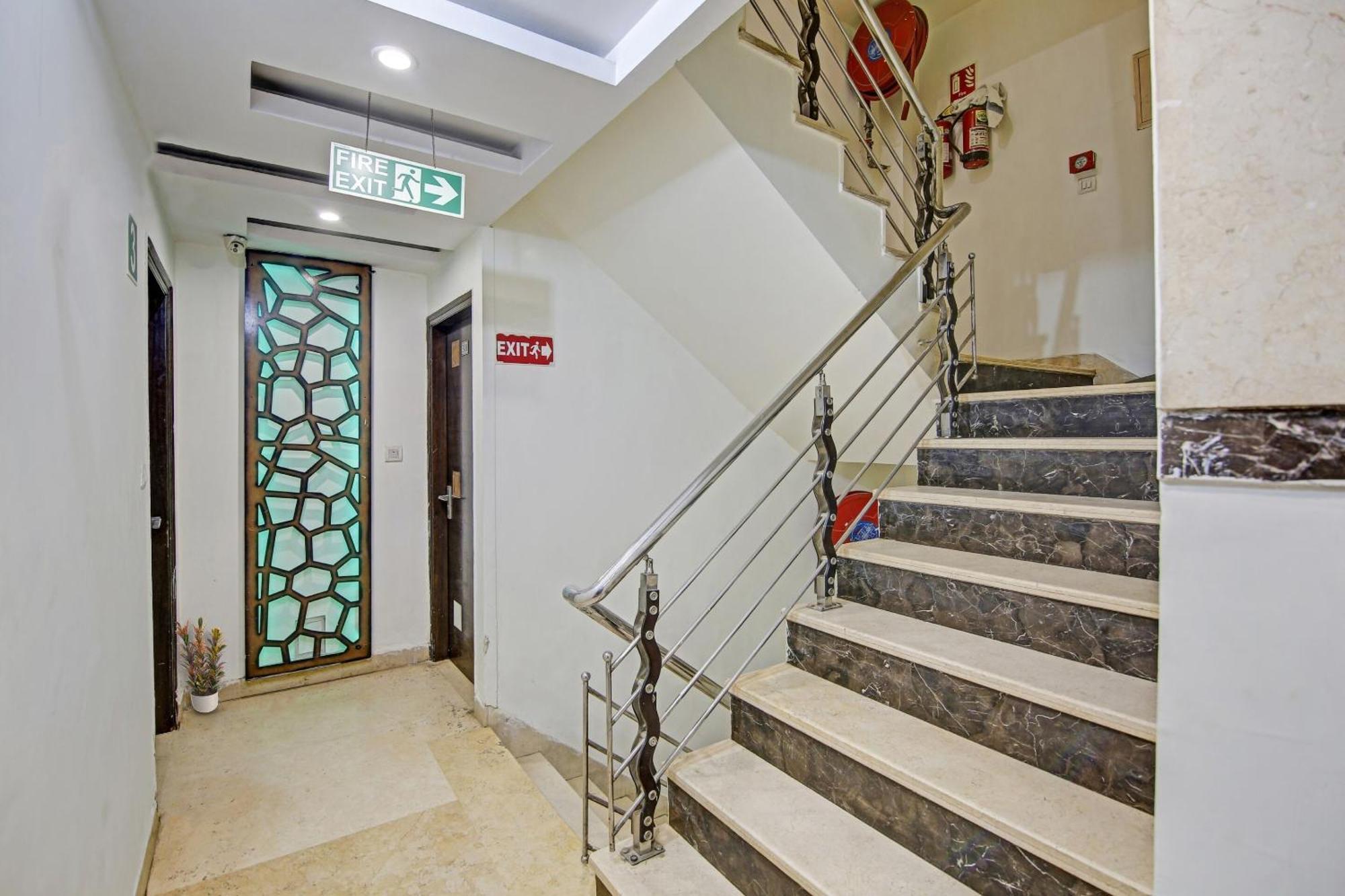 Hotel Super Oyo O Saffron