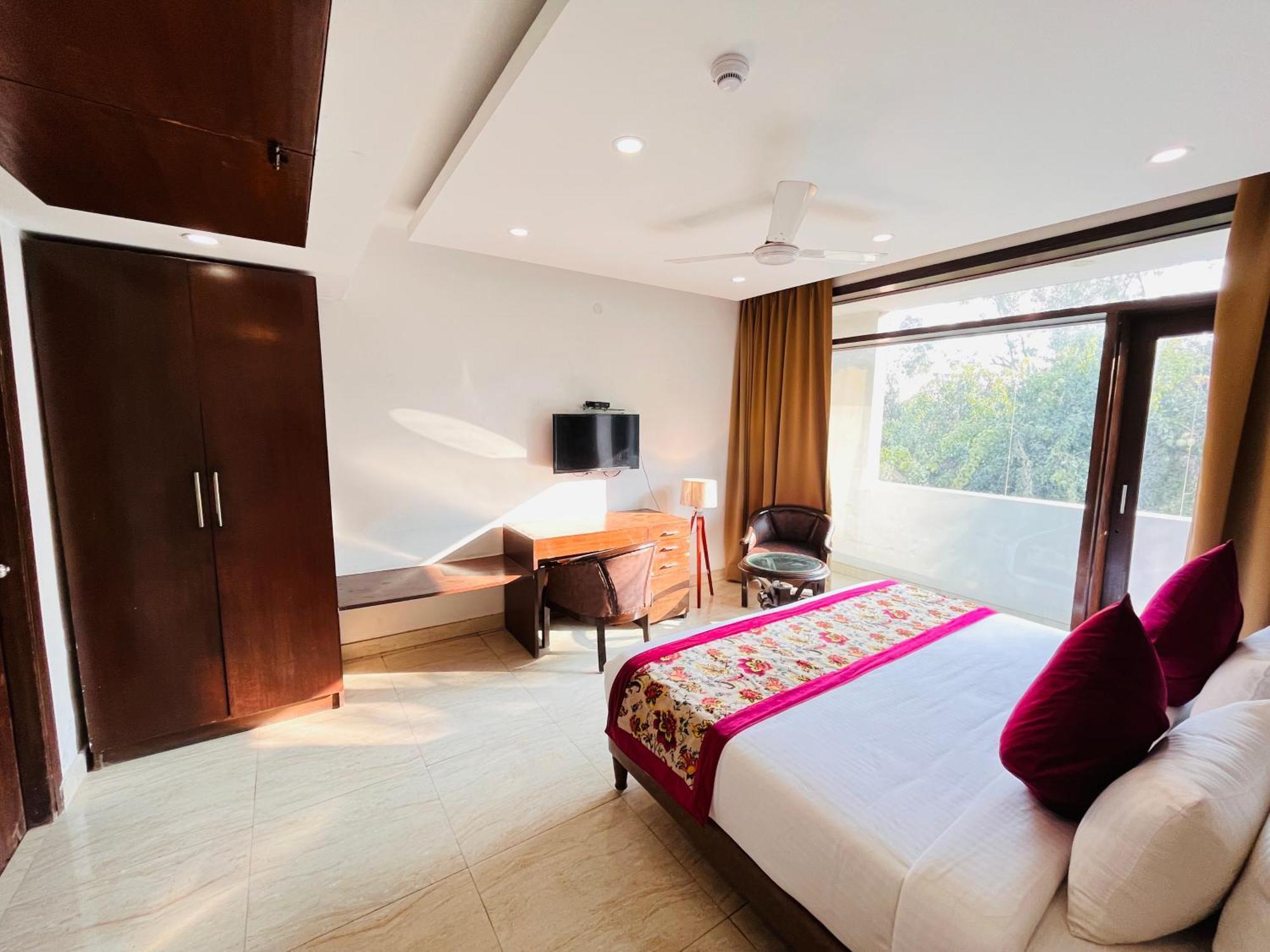 Hotel Grove Residency Hauz Khas Couple Friendly