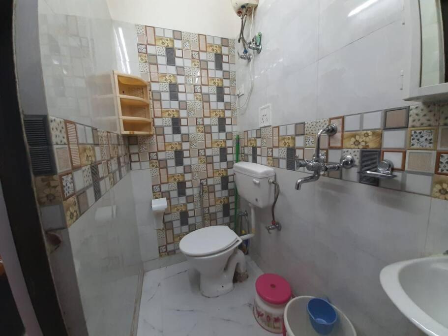 Sleek Retreat With Kitchen L Near Airport *