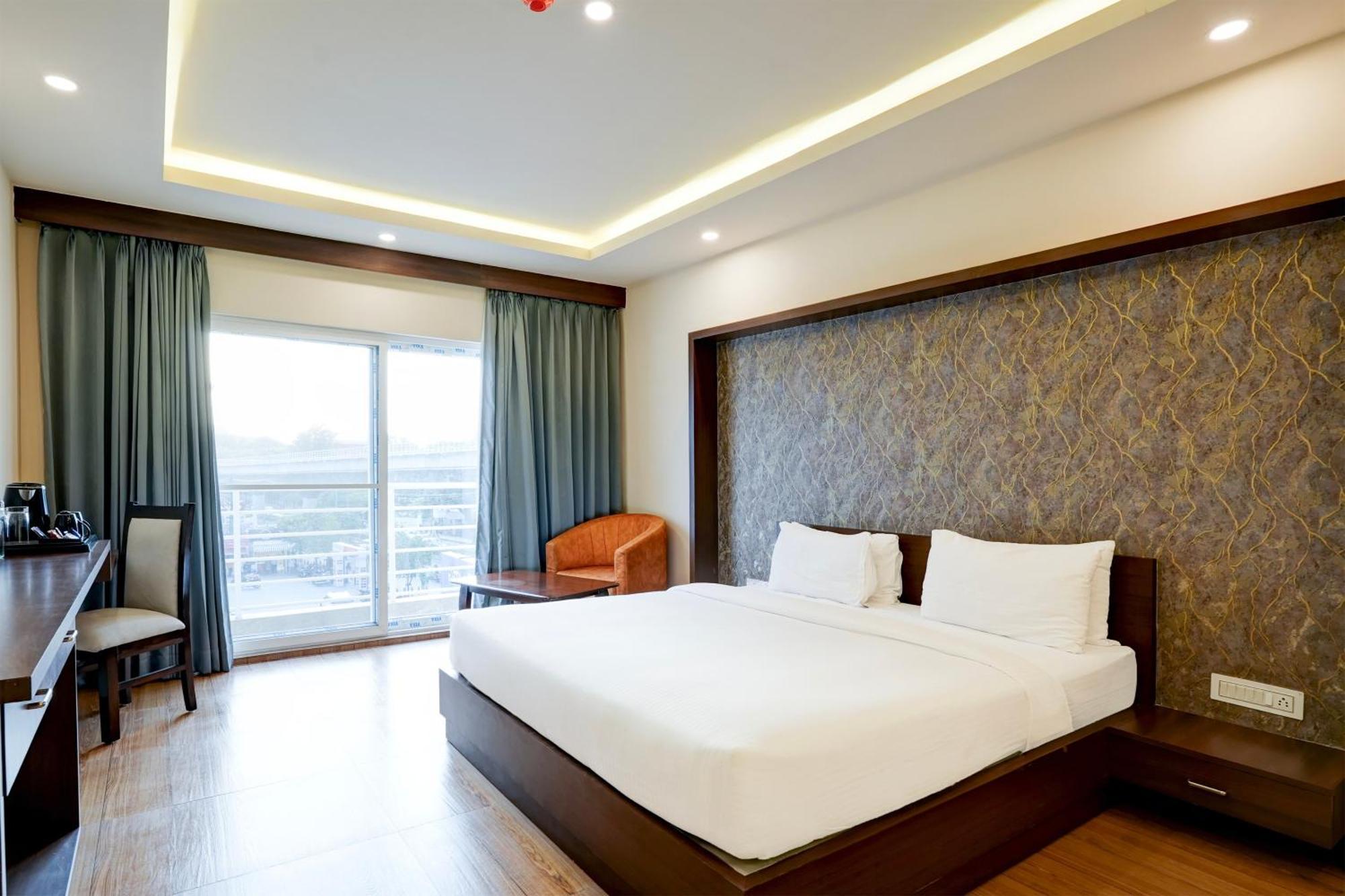 Hotel Blue Near Delhi Airport New Delhi