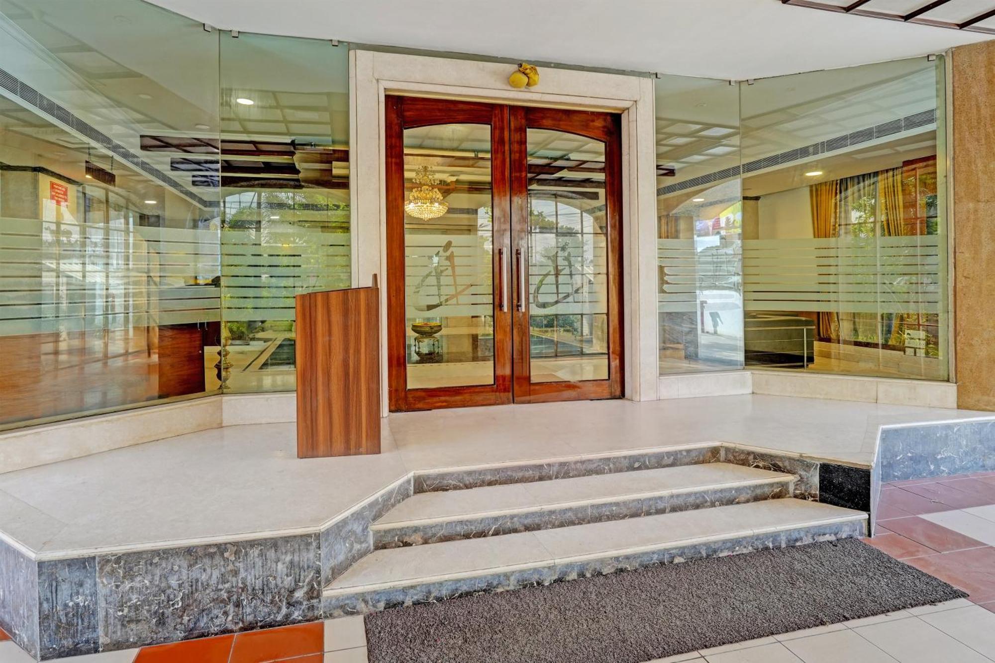 Grand Tark Plaza Near Delhi Airport 4* New Delhi