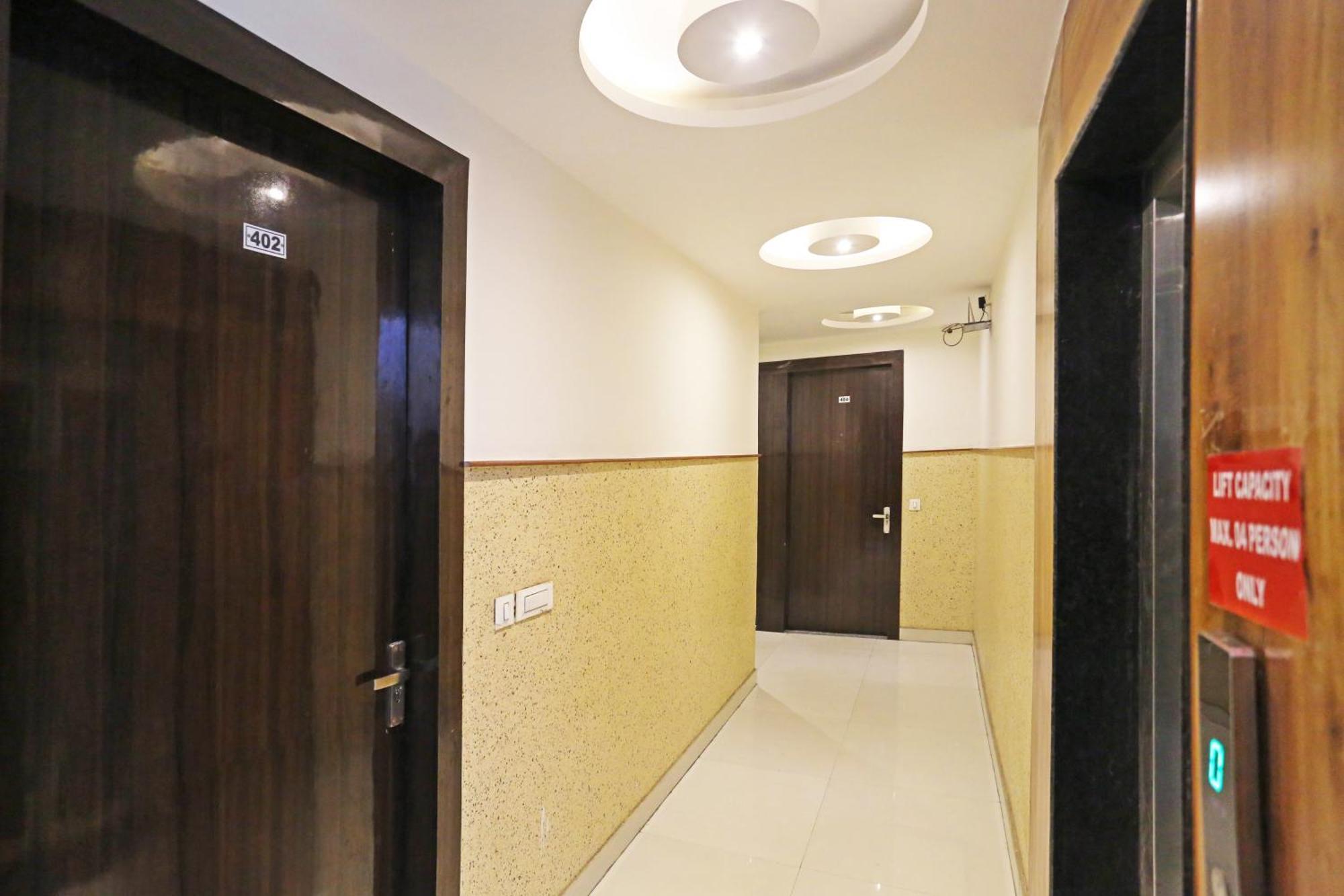 Iconic Near Delhi Airport 3*