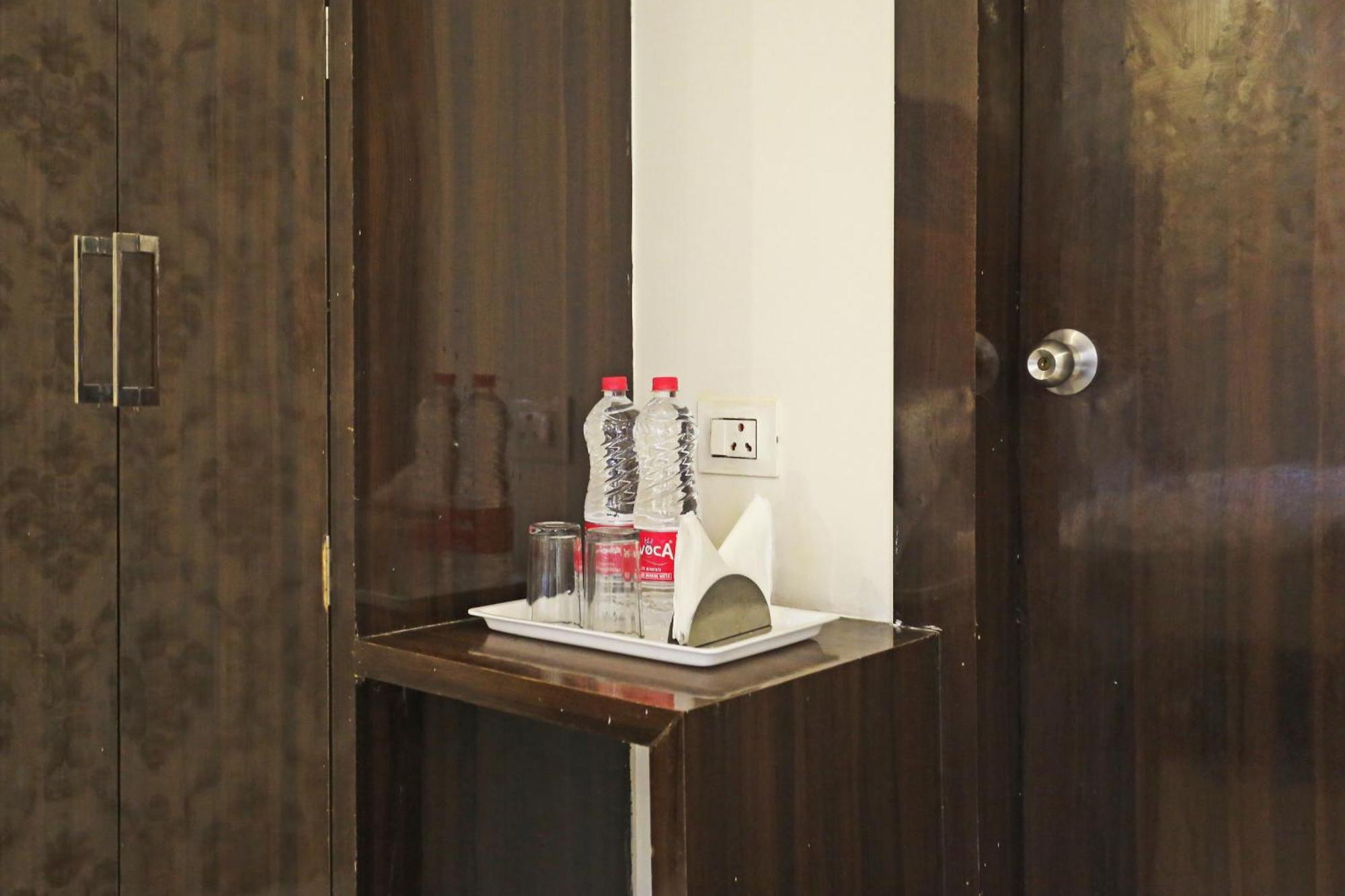 Iconic Near Delhi Airport Hotel 3*