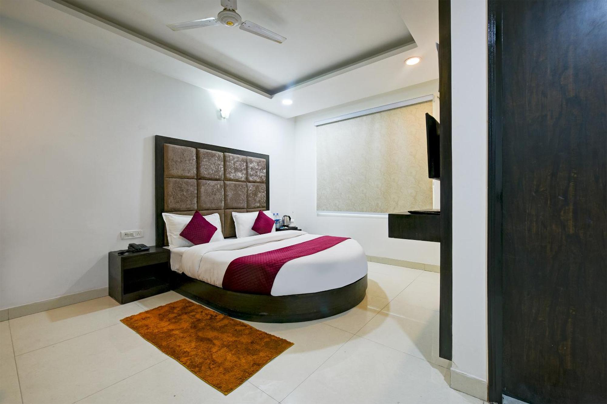 Hotel Bellwood Near Delhi Airport New Delhi