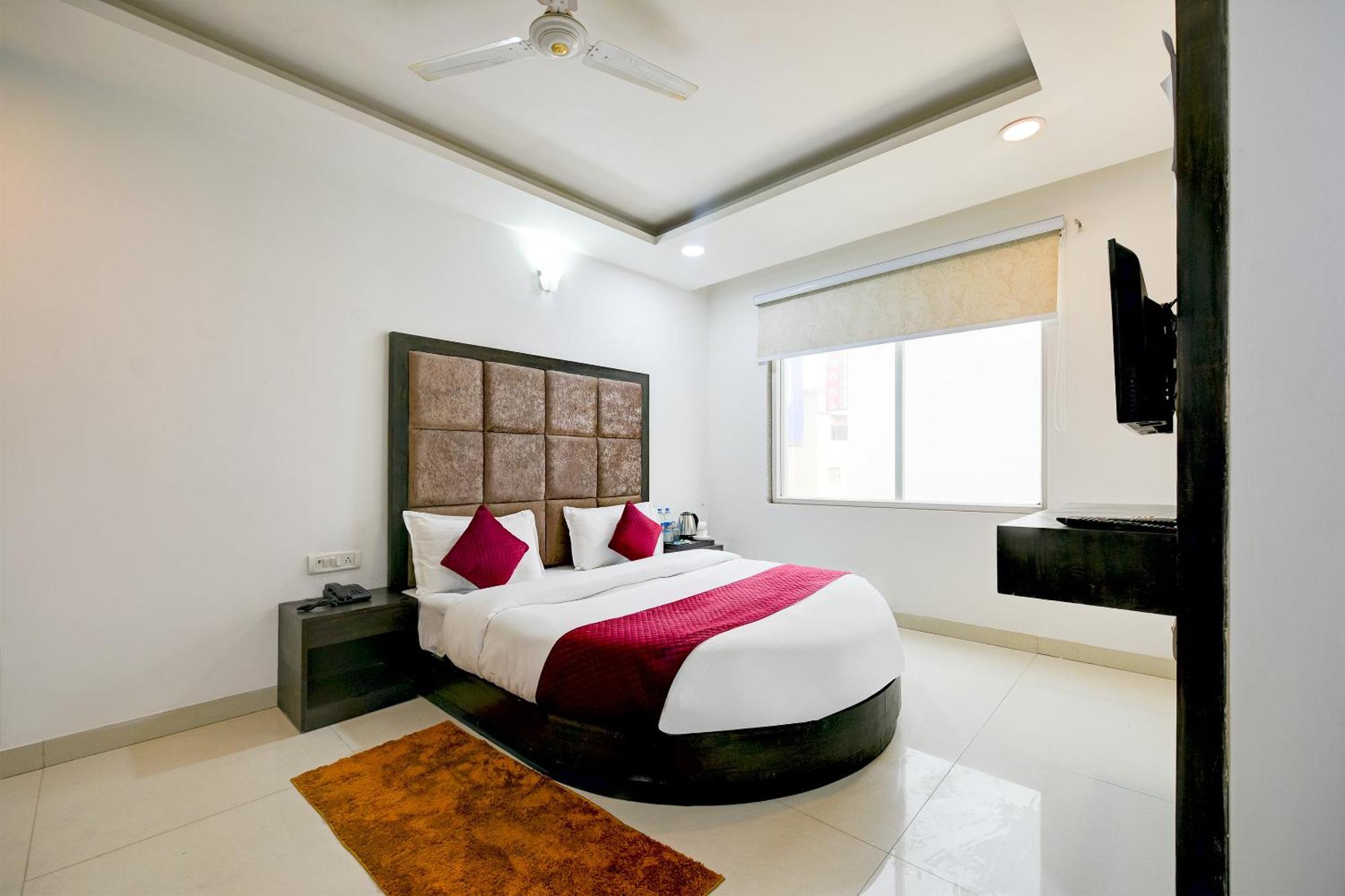 Bellwood Near Delhi Airport 4* New Delhi