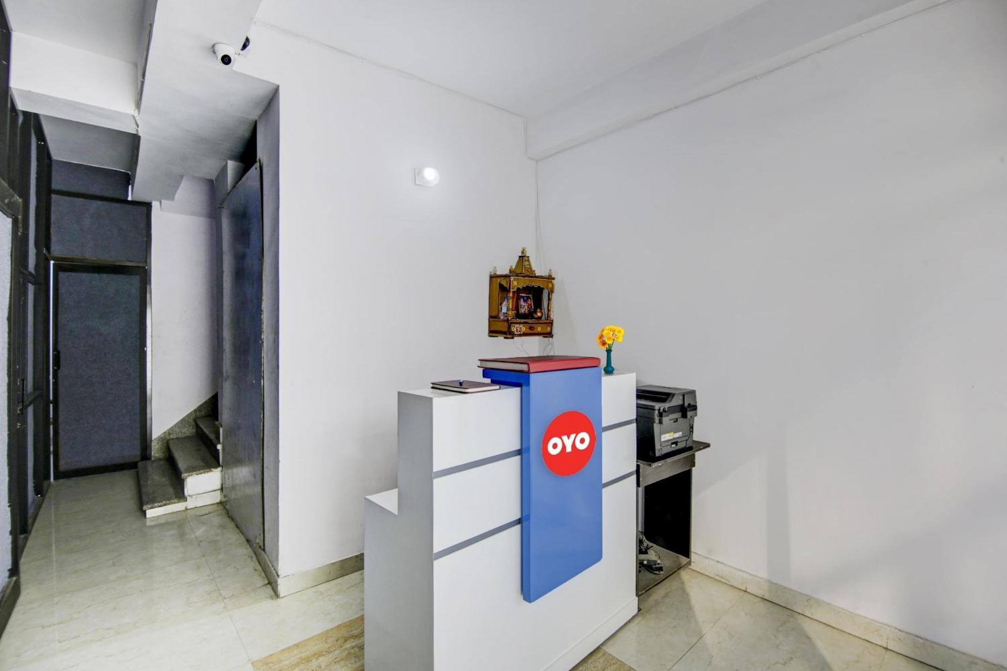 O Yadav Residency Near Nawada Metro Station 3*