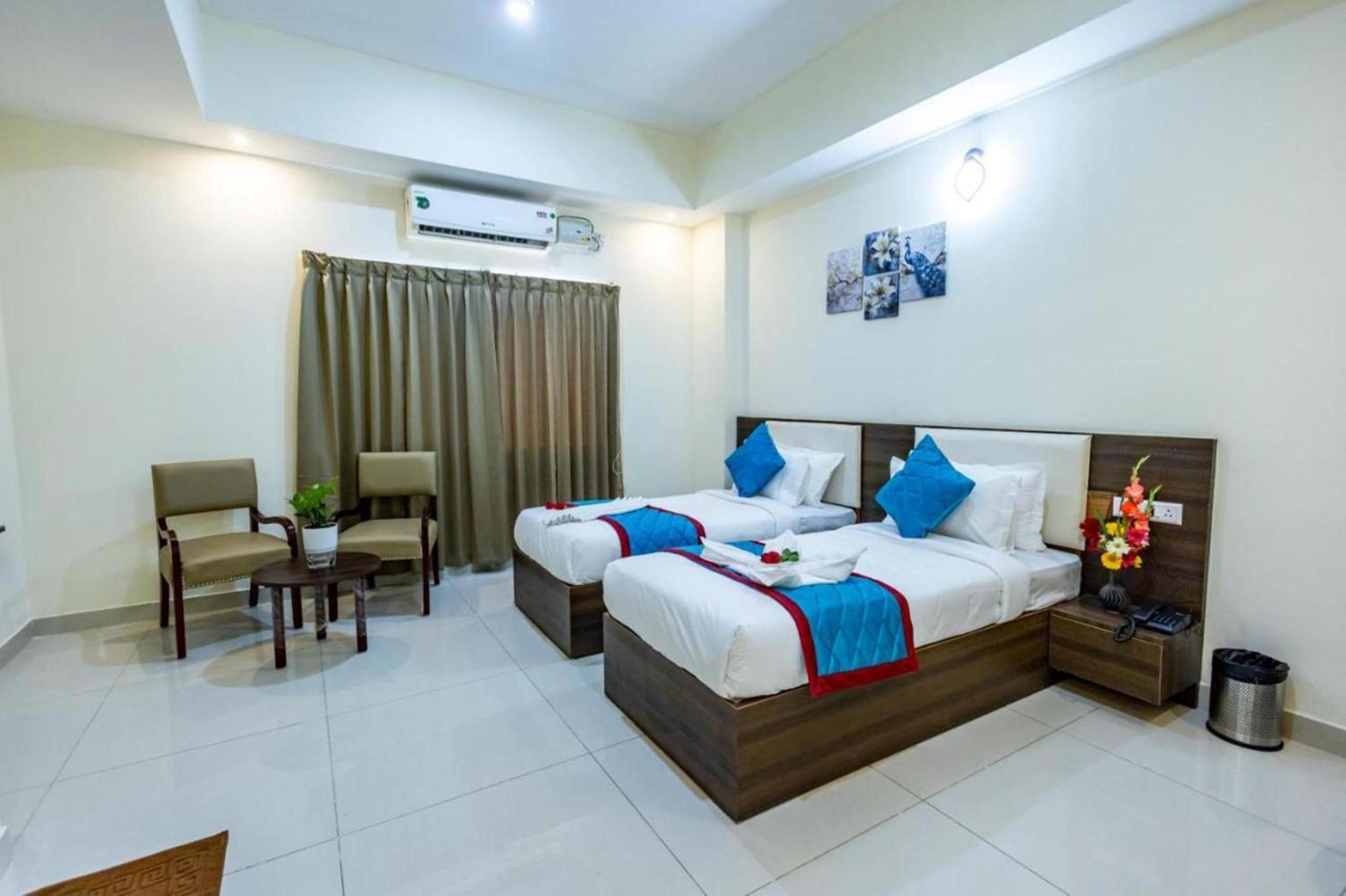 Red Velvet-airport Drop Free Delhi Bed & Breakfast New Delhi