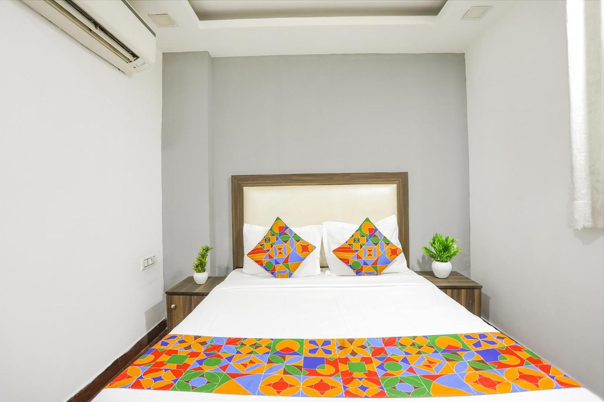 Comfy 2nd Floor Hotel 3*