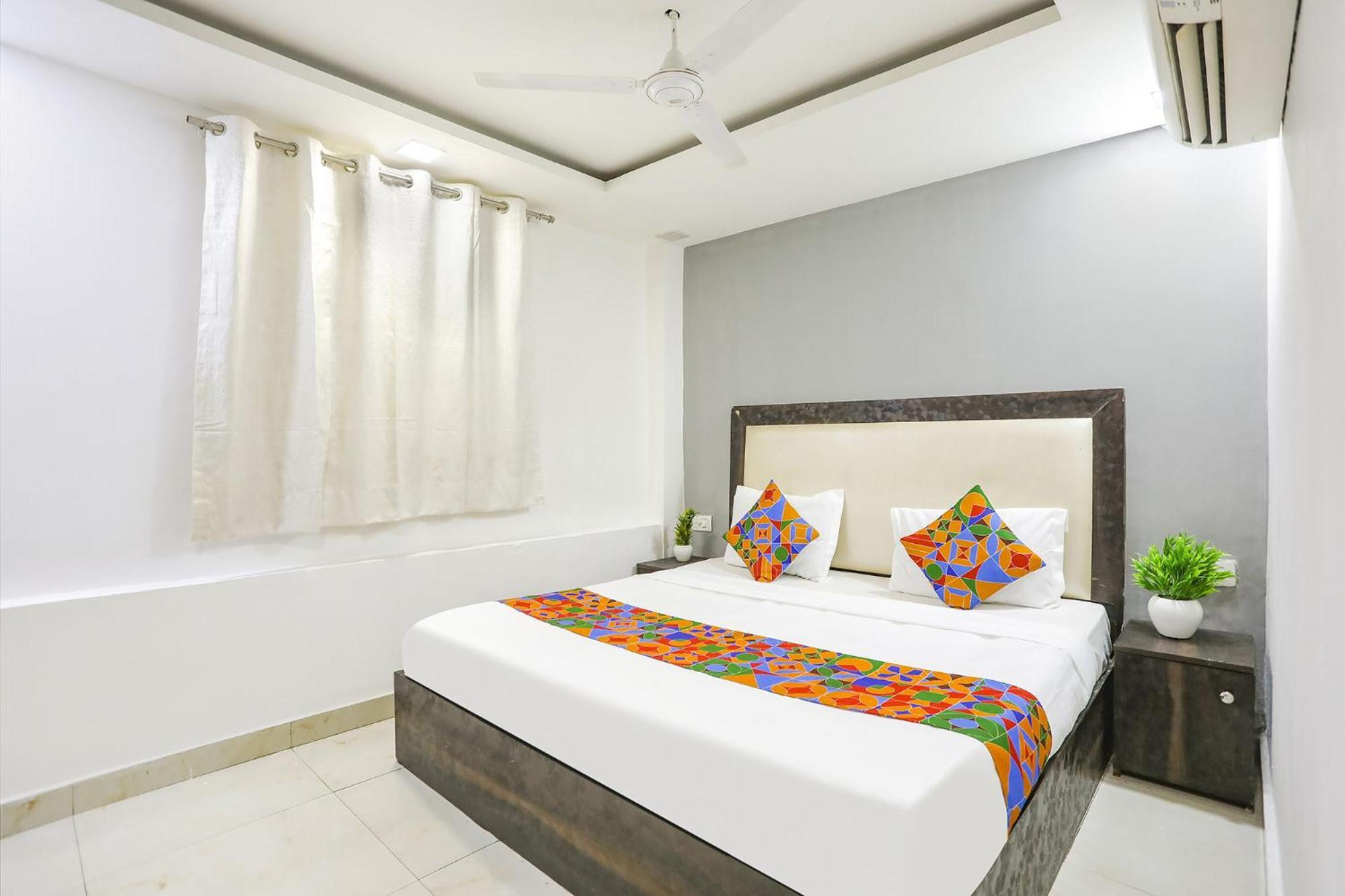 Comfy 2nd Floor Hotel New Delhi