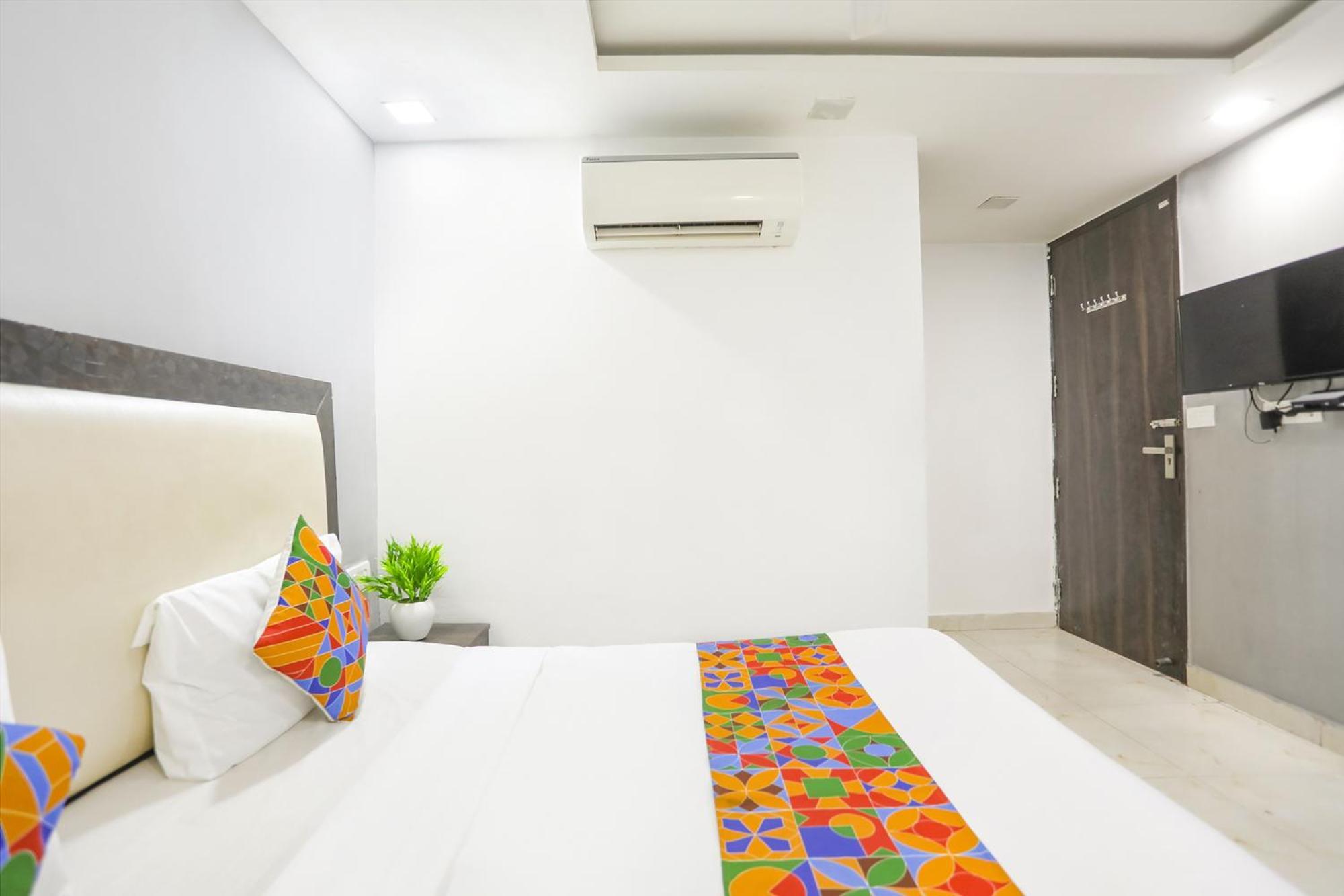 Hotel Comfy 2nd Floor New Delhi