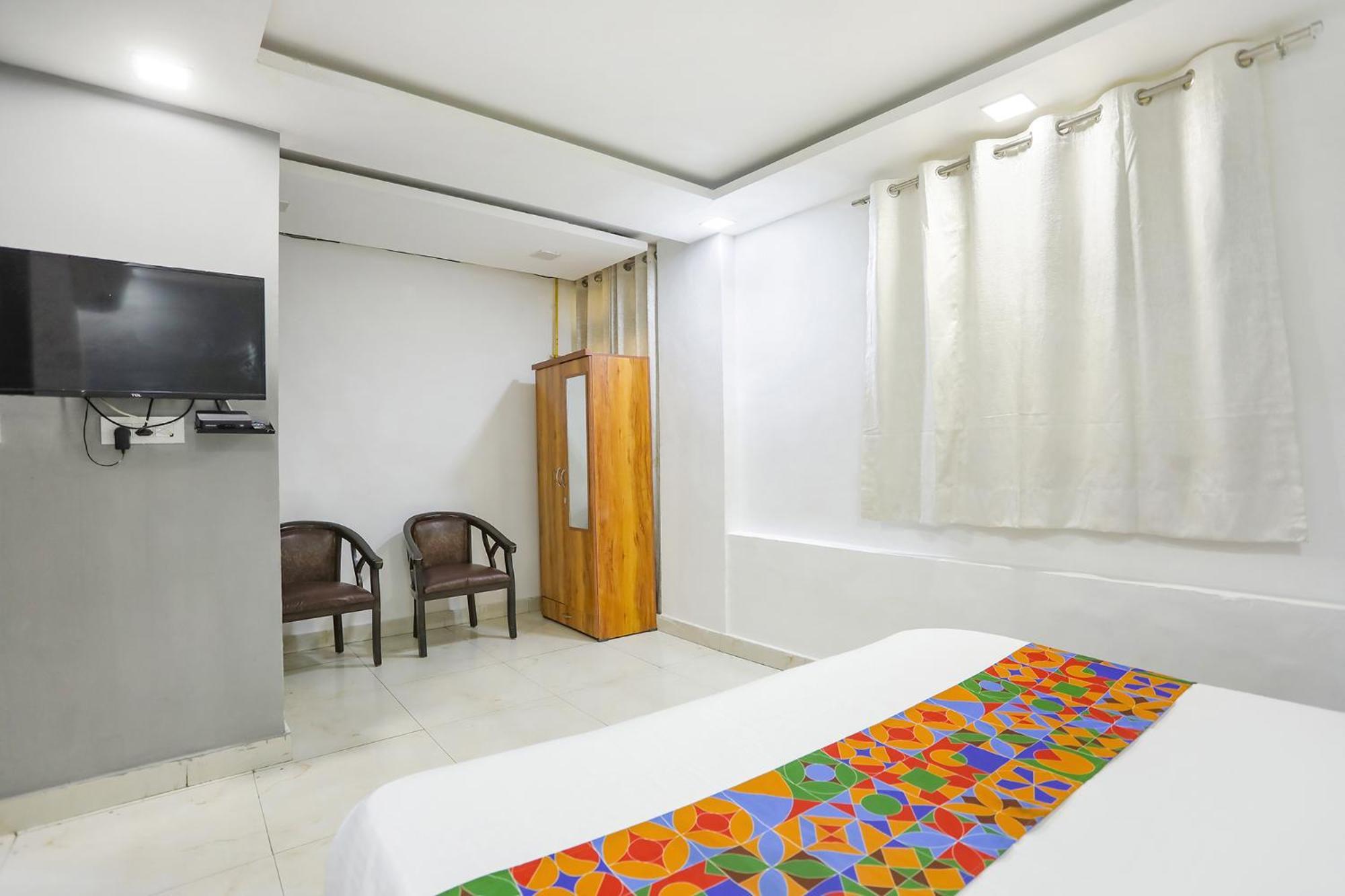 Comfy 2nd Floor Hotel
