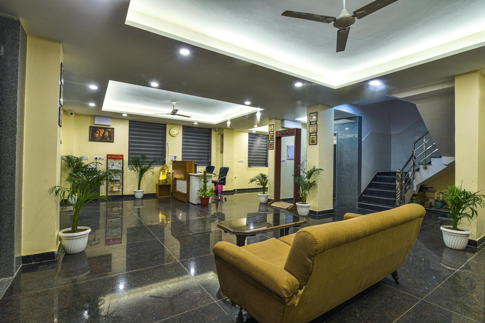 Diplomat Regency Hotel
