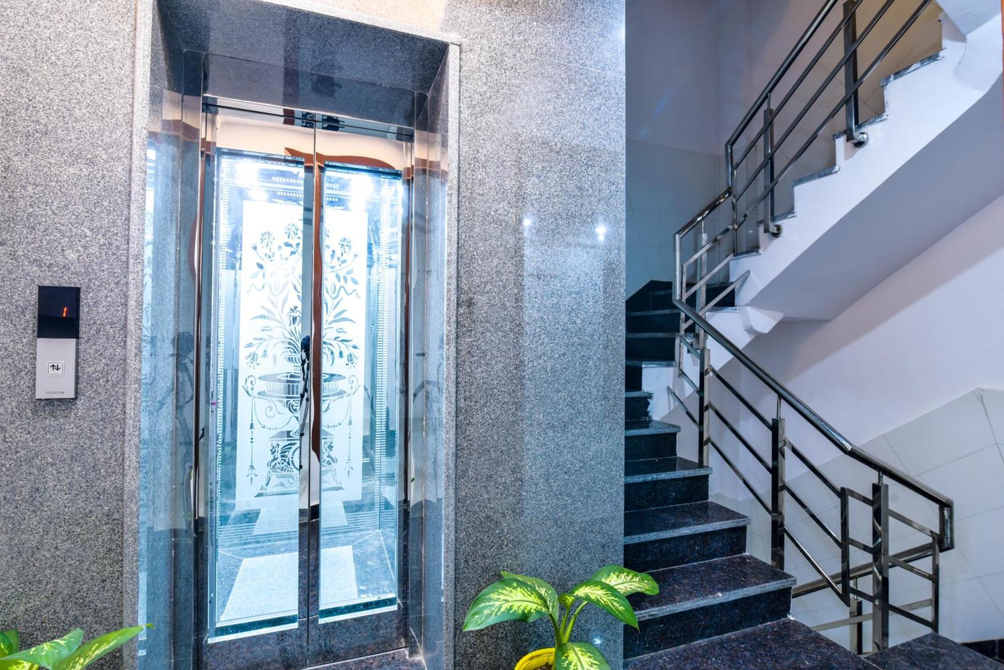 Diplomat Regency Hotel