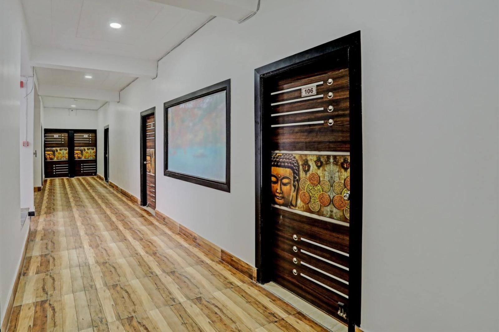 Hotel King Plaza Near Delhi Airport 3*