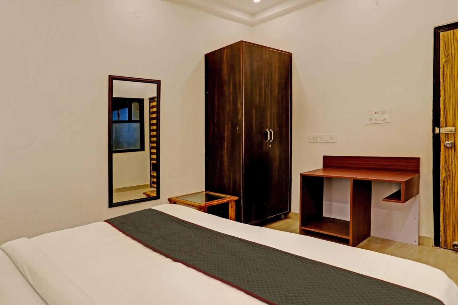 King Plaza Near Delhi Airport Hotel