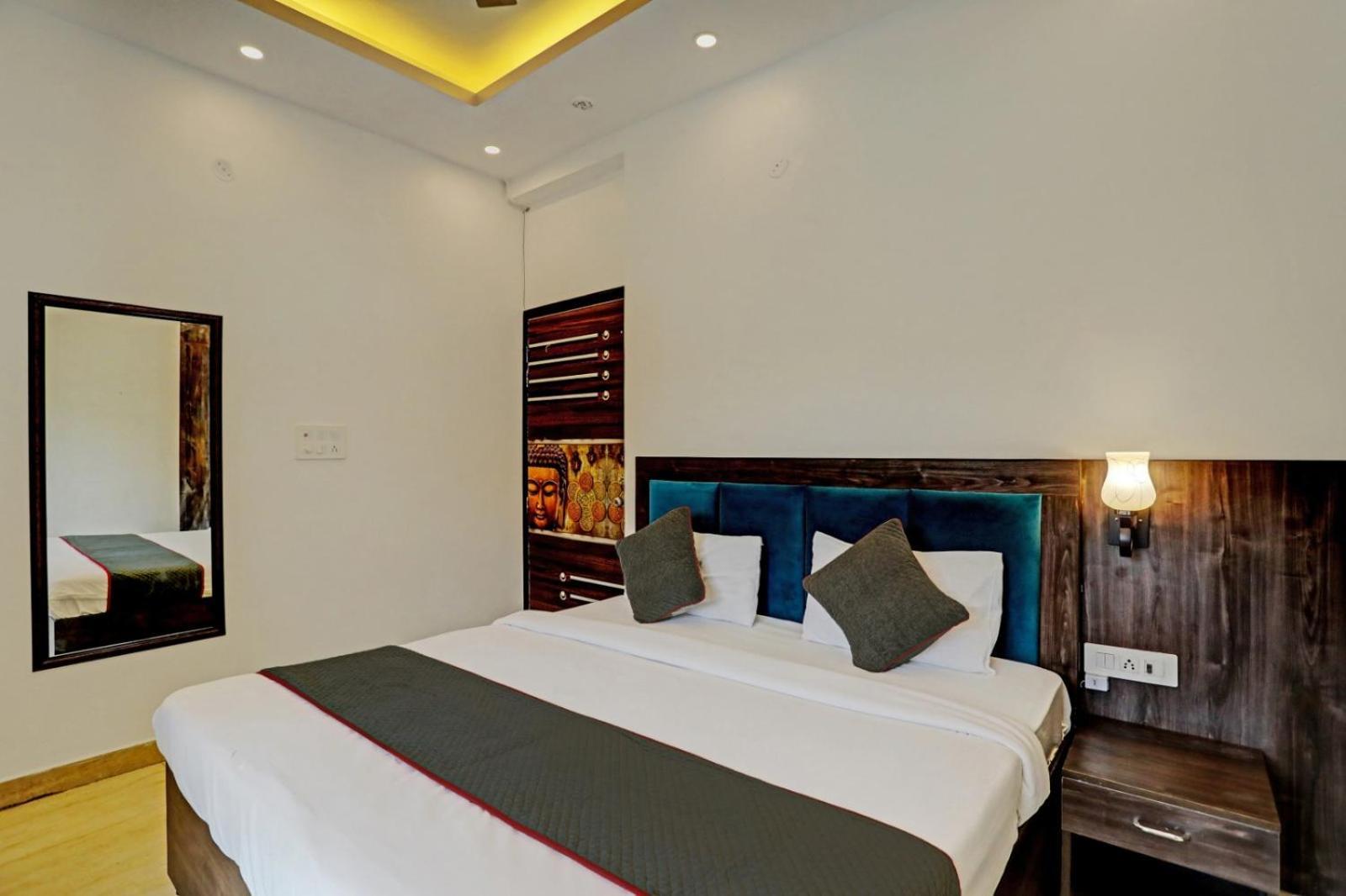 Hotel King Plaza Near Delhi Airport