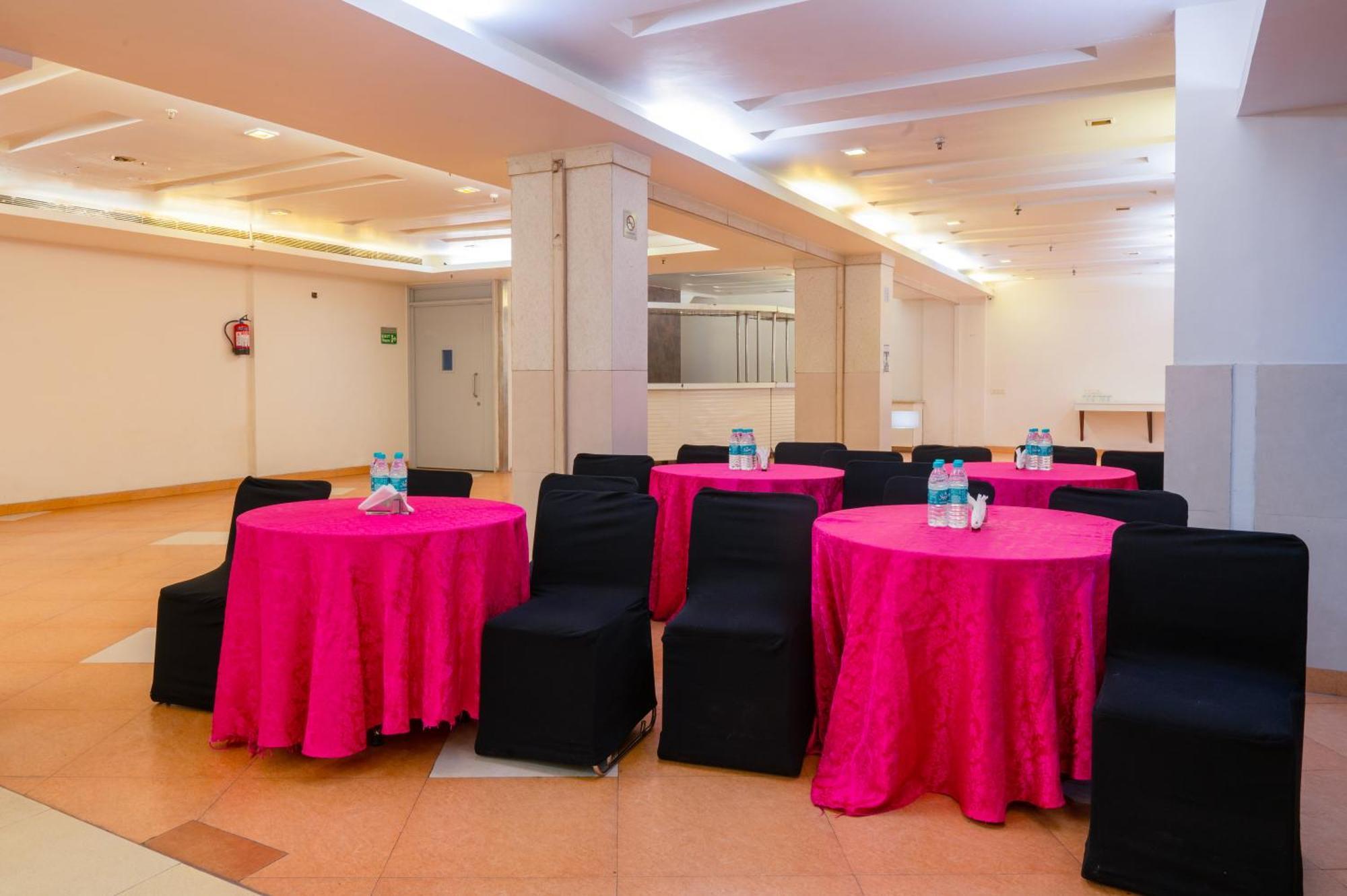 Hotel Treebo Twin Tree New Delhi