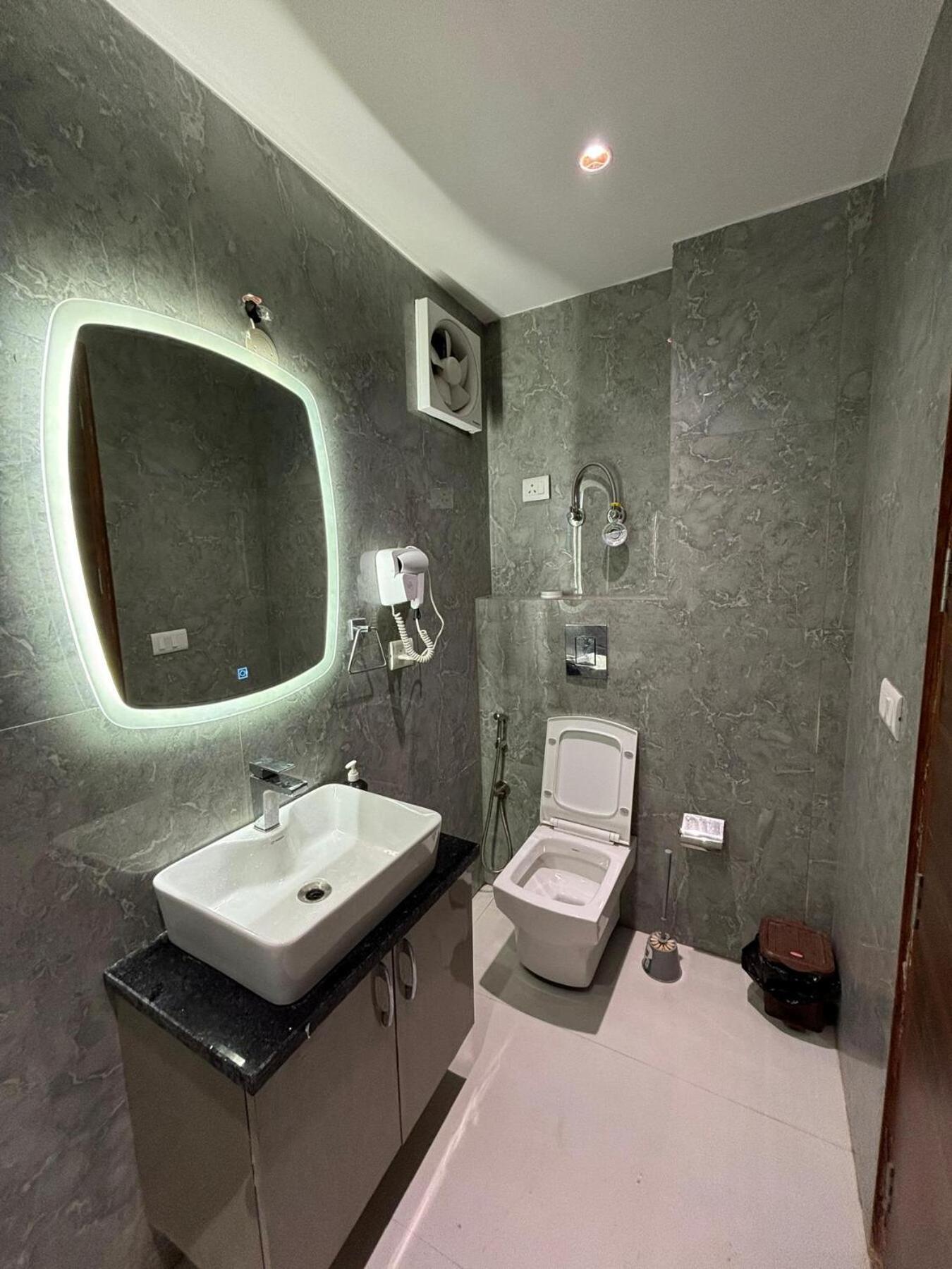 Bed & Breakfast Divine Residency *