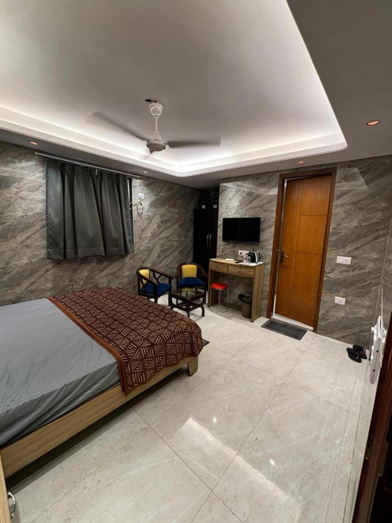 Divine Residency Bed & Breakfast New Delhi