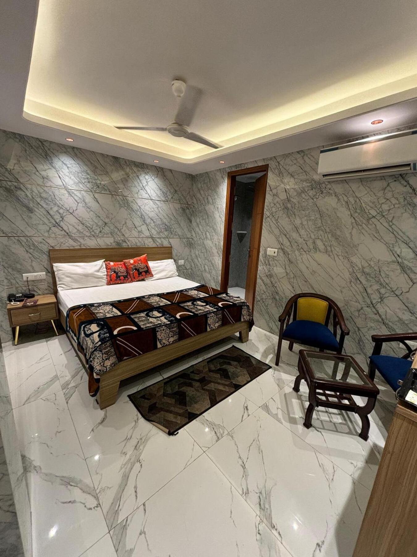 Divine Residency * New Delhi