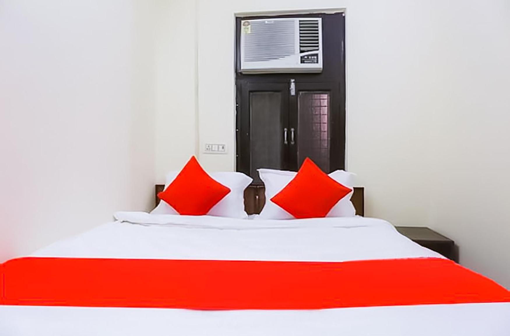 Bed & Breakfast Bliss In Lajpat Nagar