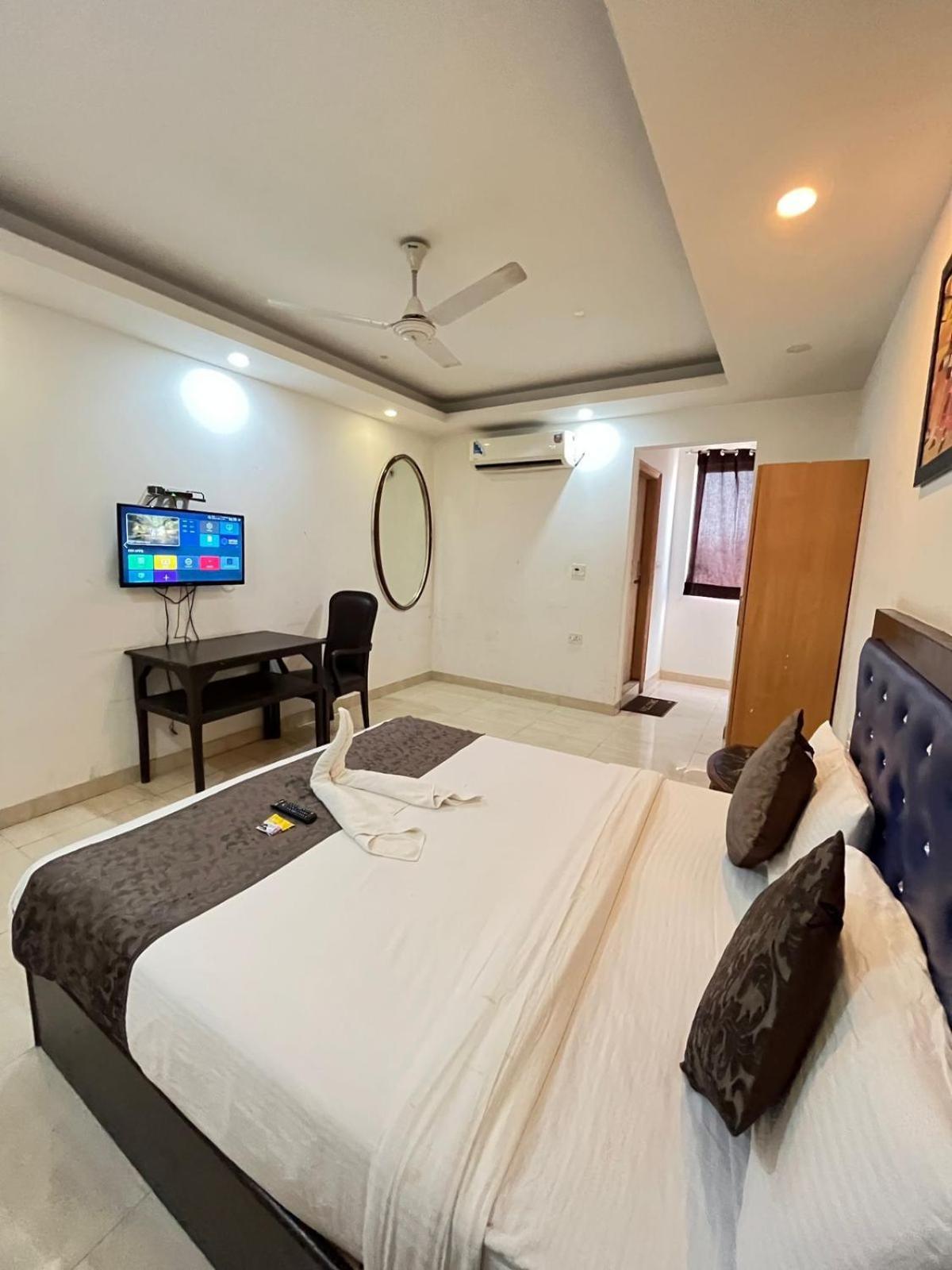 Royal Residency Near Delhi Airport Nova Deli