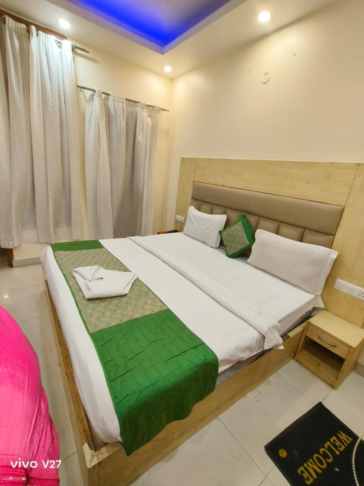 Royal Residency Near Delhi Airport Guest house *