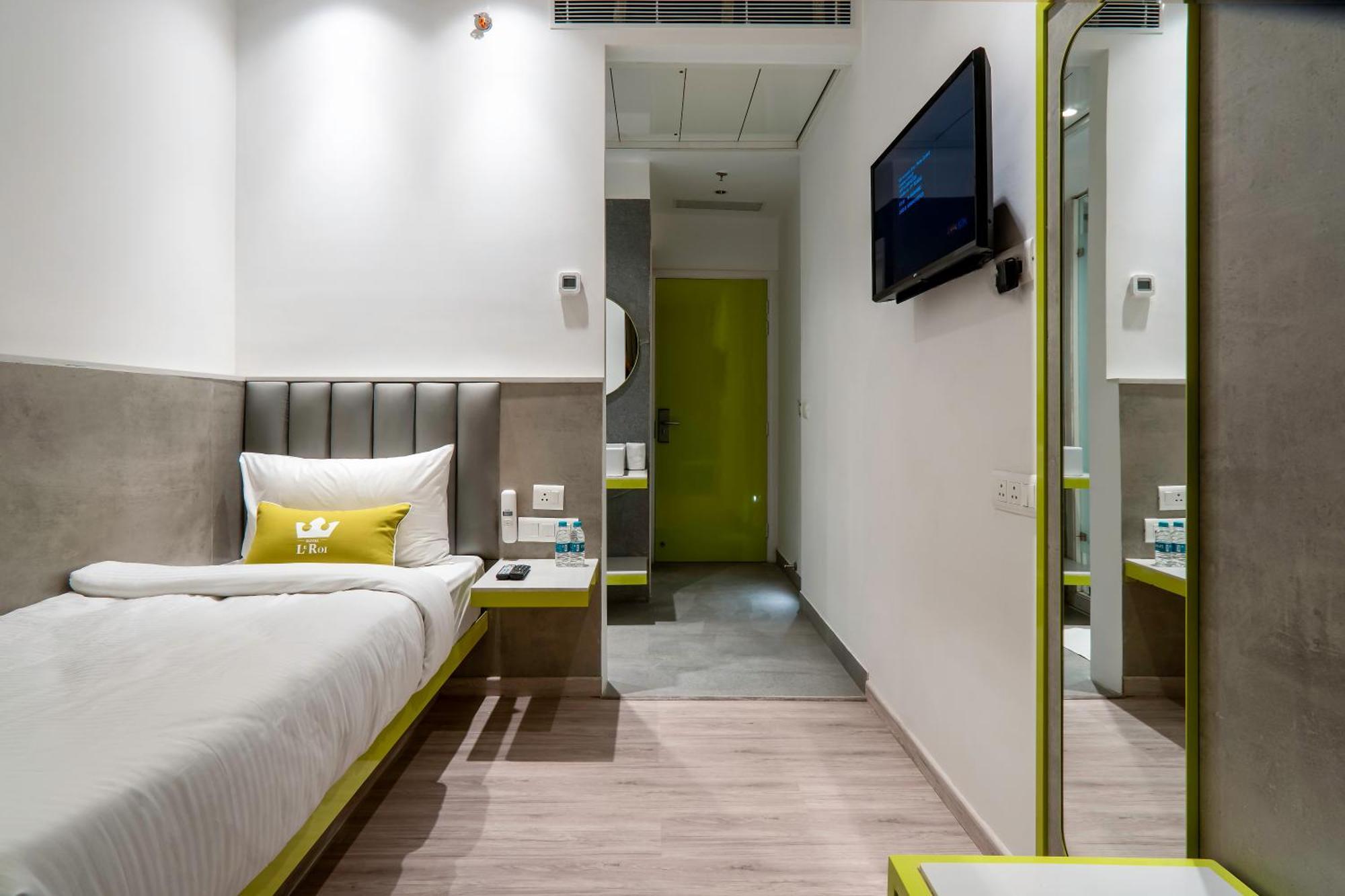 Le Roi Express Karol Bagh Hotel
