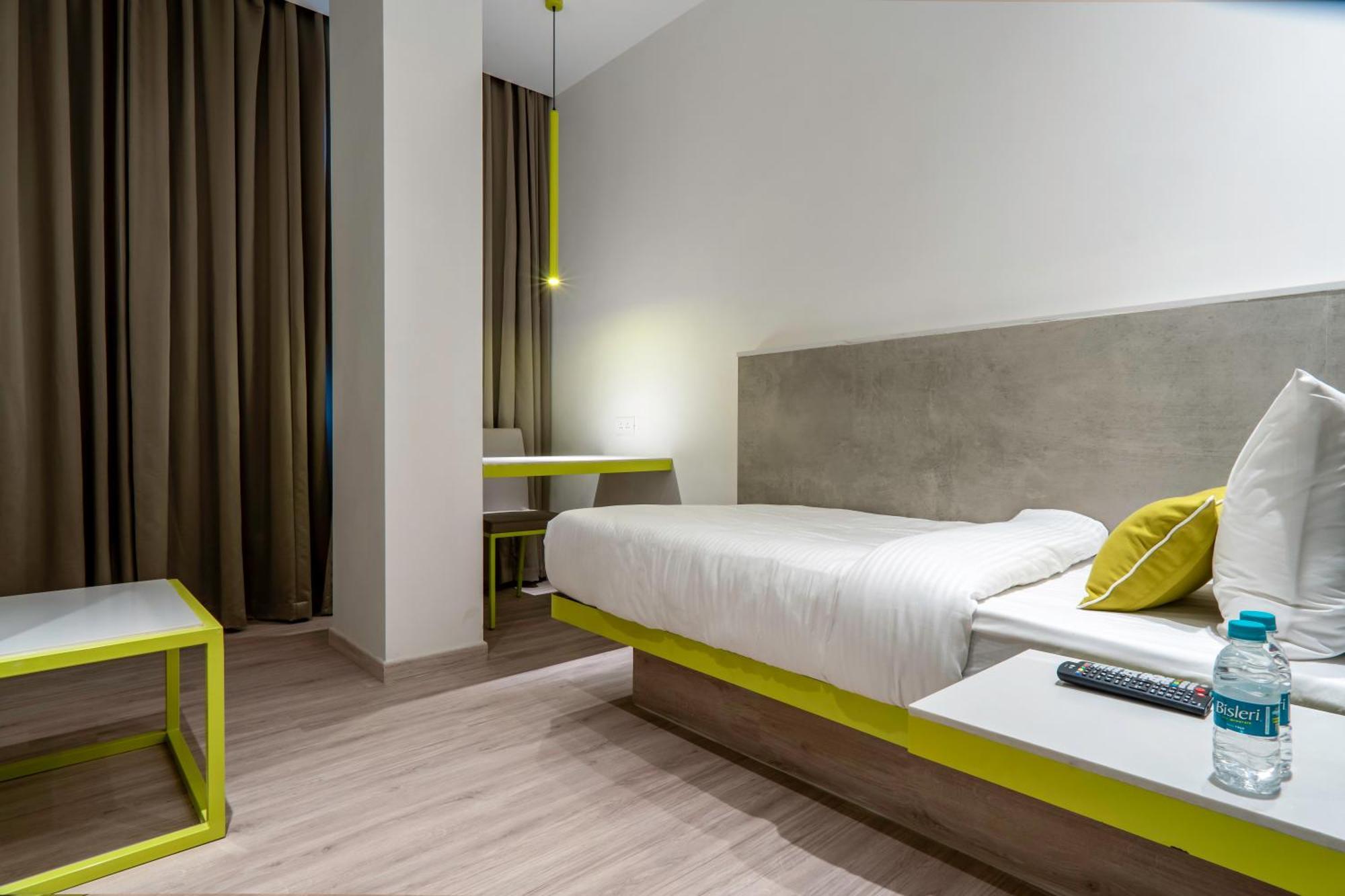 Le Roi Express Karol Bagh