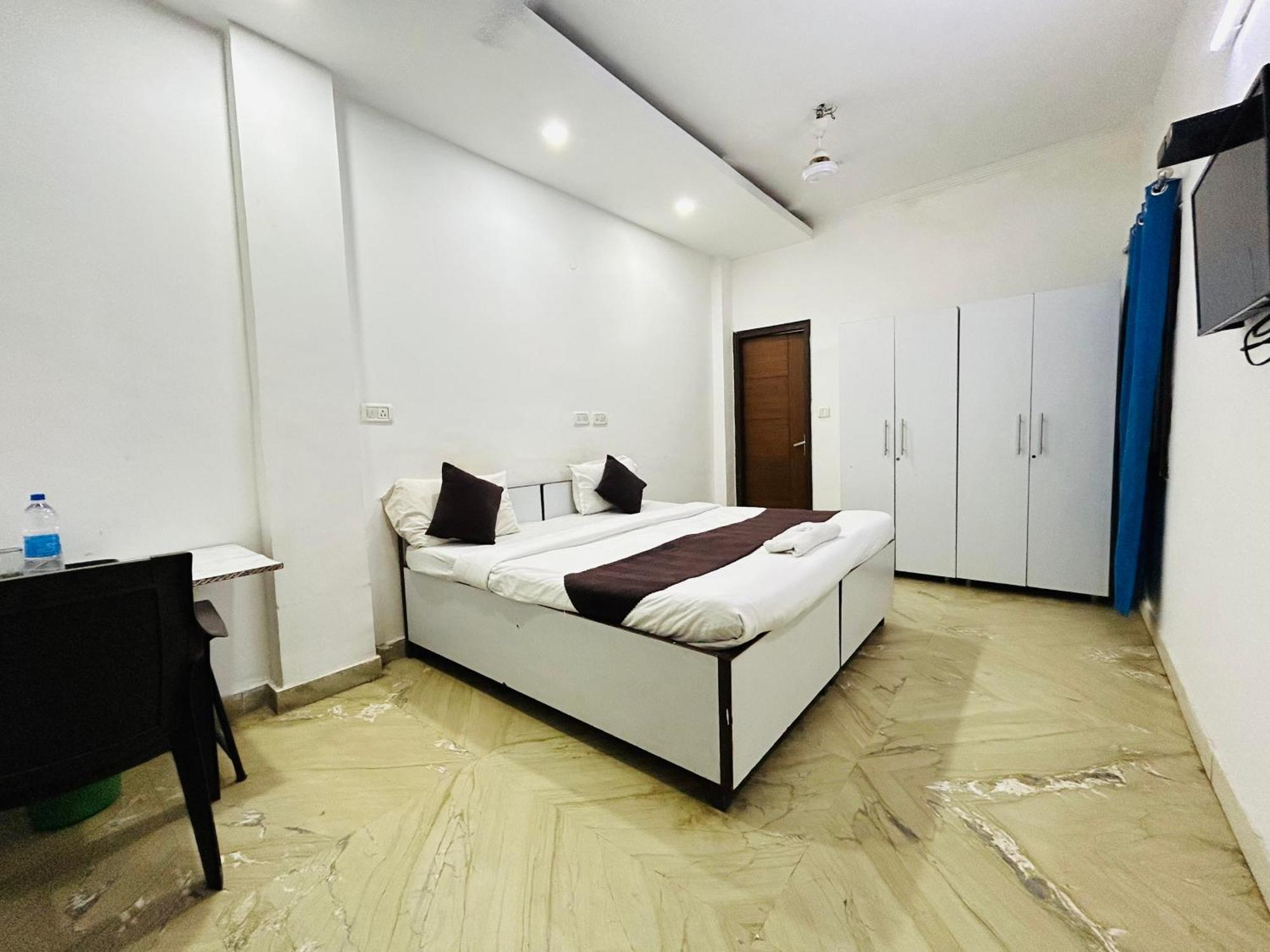 Hotel Golden Place 3*